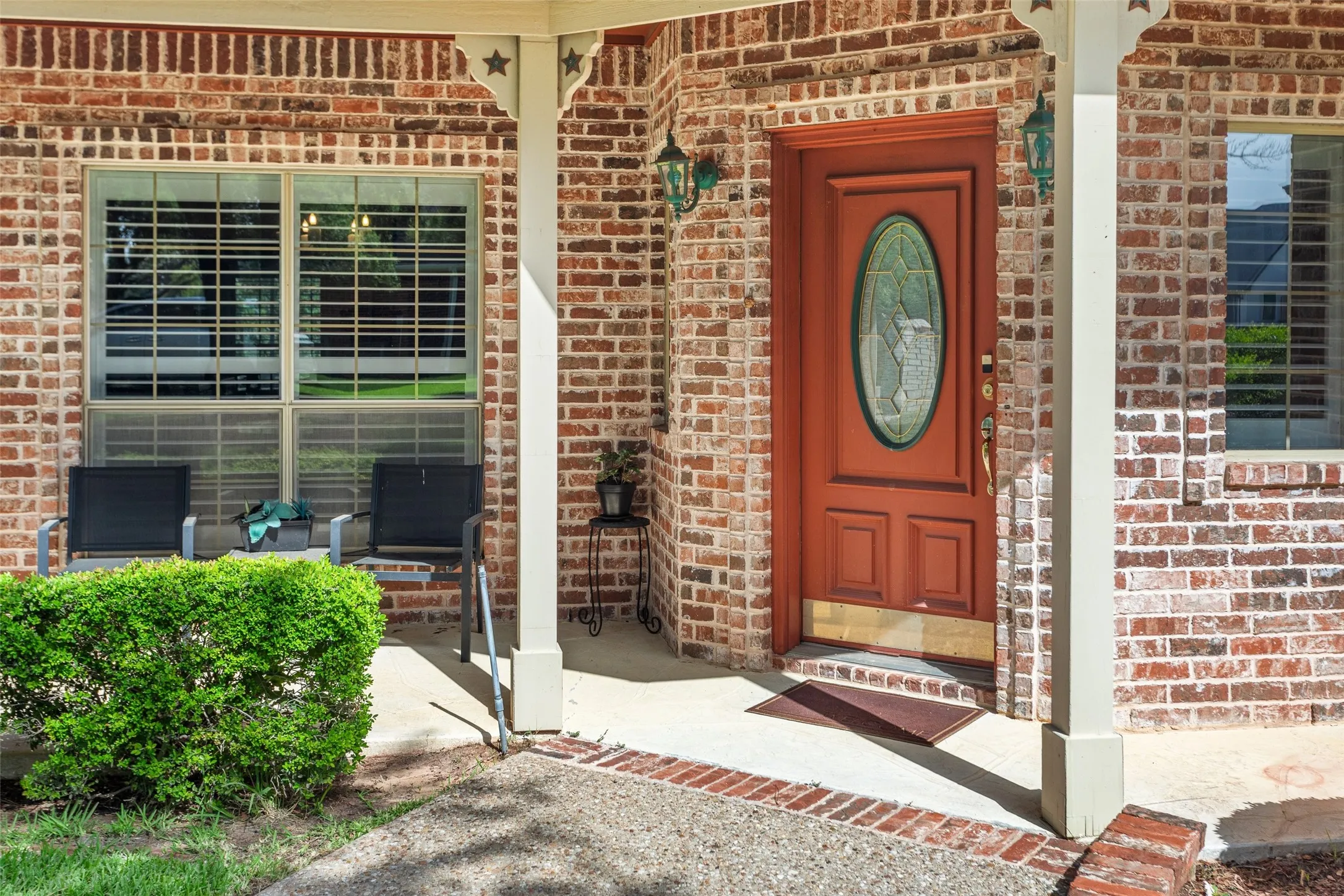 Single Family Residence For Sale in Hood County , 6402 Parlange Court, Granbury, Texas 76049, 3 Bedroom, 3 Bathroom, 2 Garage spaces, 2,623 Sqft, built in 1999, mls#21361033, Real Estate Agent in Granbury, Homes For Sale in Hood county, Homes For Sale in Granbury, Realtor in Granbury Texas, Real Estate Brokerage Independent Realty Texas, Luminita Cordes Realtor