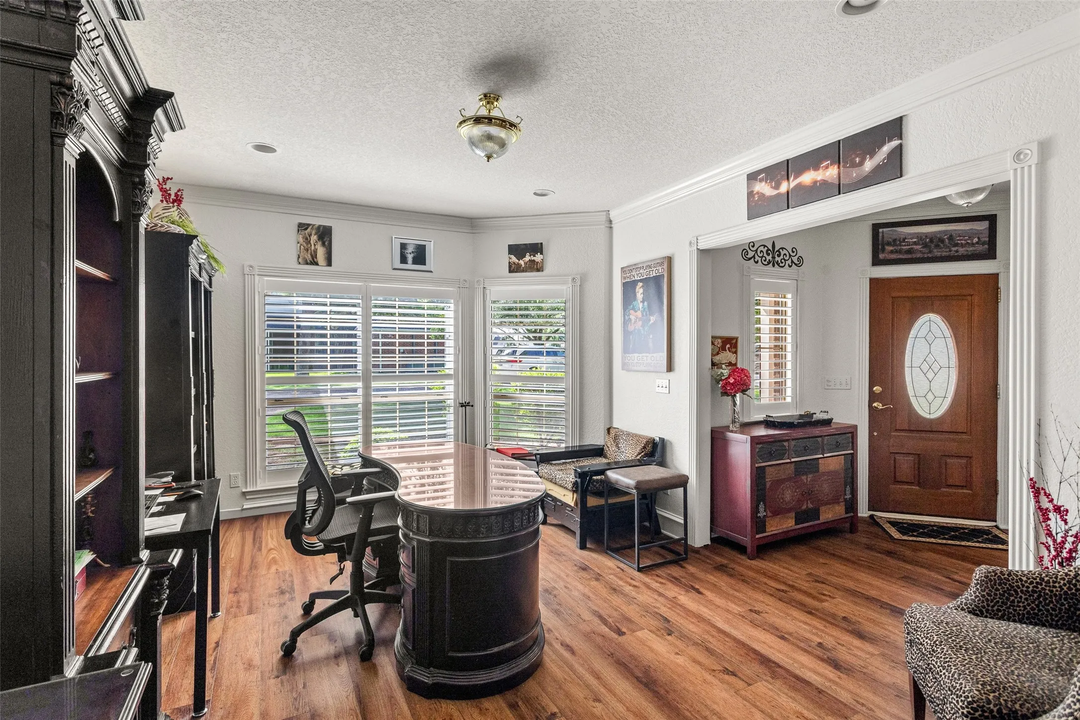 Single Family Residence For Sale in Hood County , 6402 Parlange Court, Granbury, Texas 76049, 3 Bedroom, 3 Bathroom, 2 Garage spaces, 2,623 Sqft, built in 1999, mls#21361033, Real Estate Agent in Granbury, Homes For Sale in Hood county, Homes For Sale in Granbury, Realtor in Granbury Texas, Real Estate Brokerage Independent Realty Texas, Luminita Cordes Realtor
