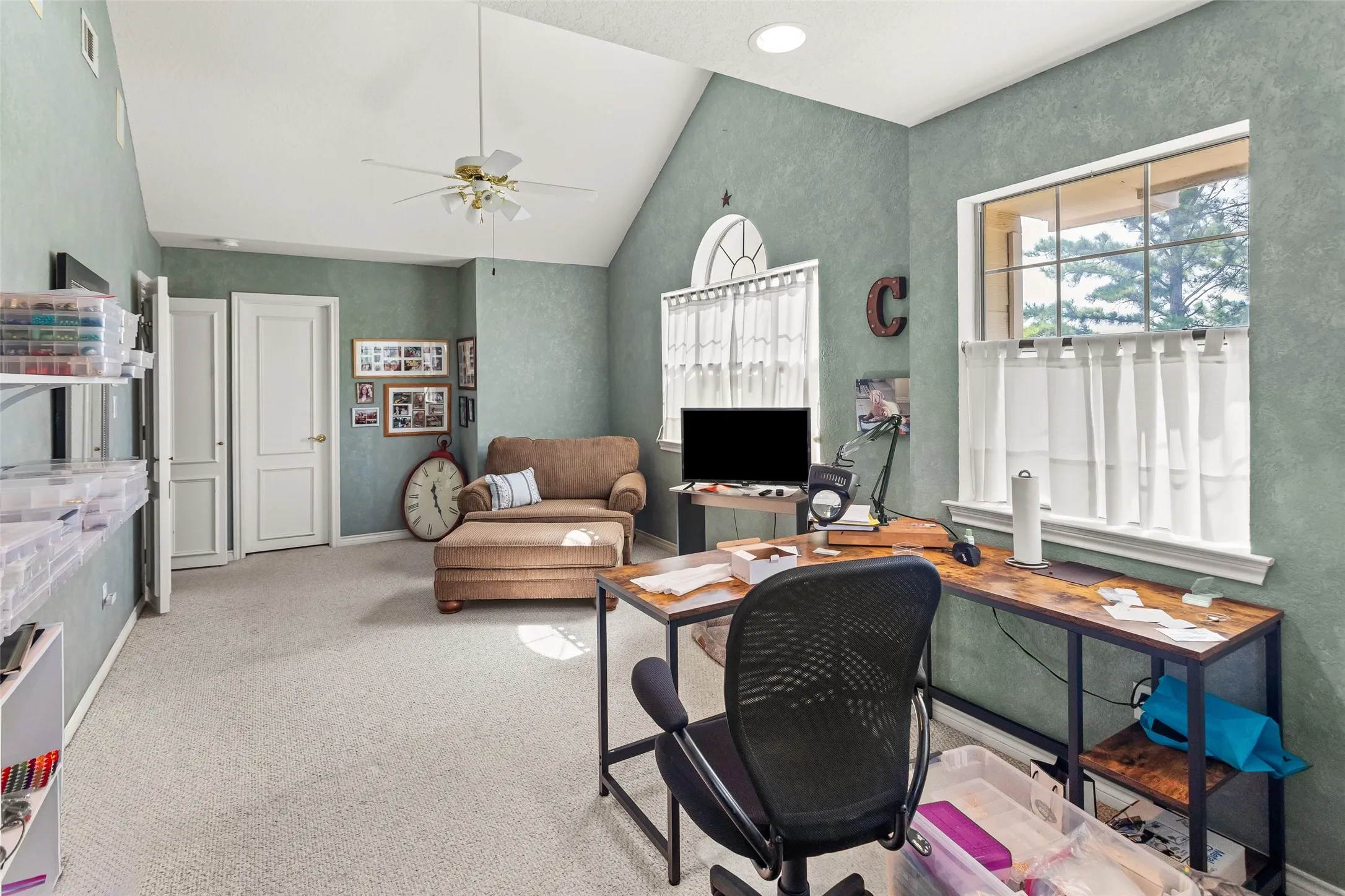 Single Family Residence For Sale in Hood County , 6402 Parlange Court, Granbury, Texas 76049, 3 Bedroom, 3 Bathroom, 2 Garage spaces, 2,623 Sqft, built in 1999, mls#21361033, Real Estate Agent in Granbury, Homes For Sale in Hood county, Homes For Sale in Granbury, Realtor in Granbury Texas, Real Estate Brokerage Independent Realty Texas, Luminita Cordes Realtor