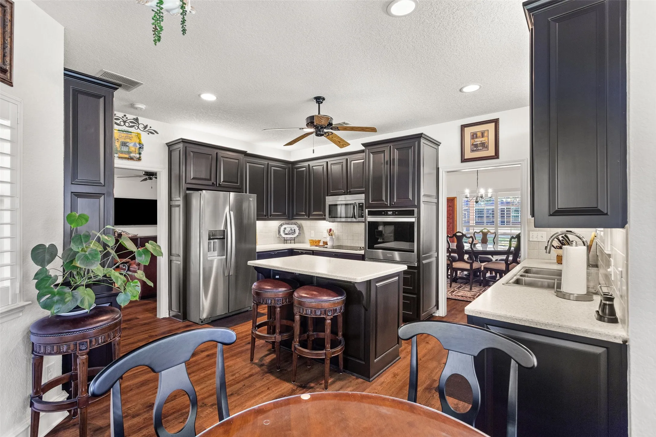 Single Family Residence For Sale in Hood County , 6402 Parlange Court, Granbury, Texas 76049, 3 Bedroom, 3 Bathroom, 2 Garage spaces, 2,623 Sqft, built in 1999, mls#21361033, Real Estate Agent in Granbury, Homes For Sale in Hood county, Homes For Sale in Granbury, Realtor in Granbury Texas, Real Estate Brokerage Independent Realty Texas, Luminita Cordes Realtor
