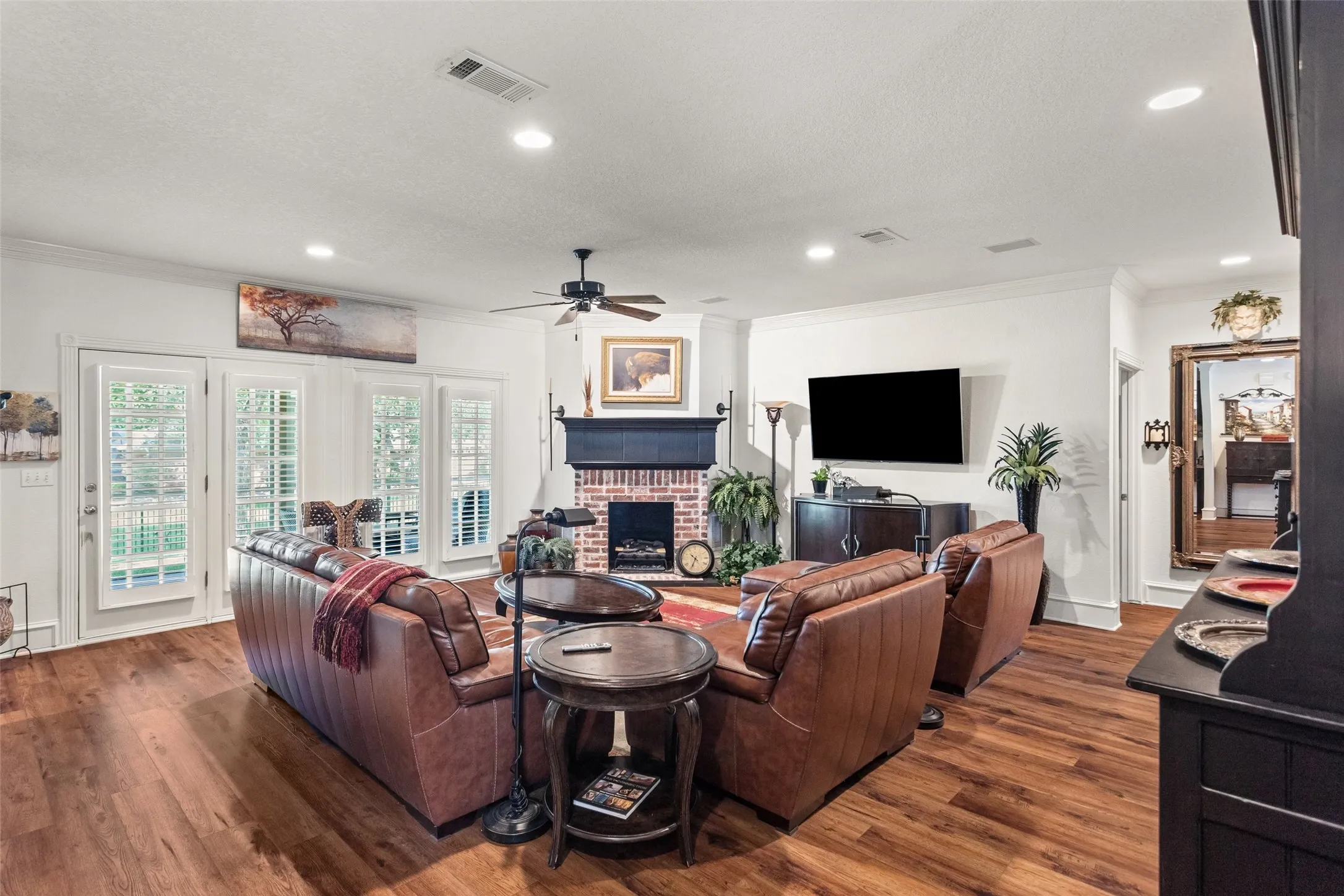Single Family Residence For Sale in Hood County , 6402 Parlange Court, Granbury, Texas 76049, 3 Bedroom, 3 Bathroom, 2 Garage spaces, 2,623 Sqft, built in 1999, mls#21361033, Real Estate Agent in Granbury, Homes For Sale in Hood county, Homes For Sale in Granbury, Realtor in Granbury Texas, Real Estate Brokerage Independent Realty Texas, Luminita Cordes Realtor