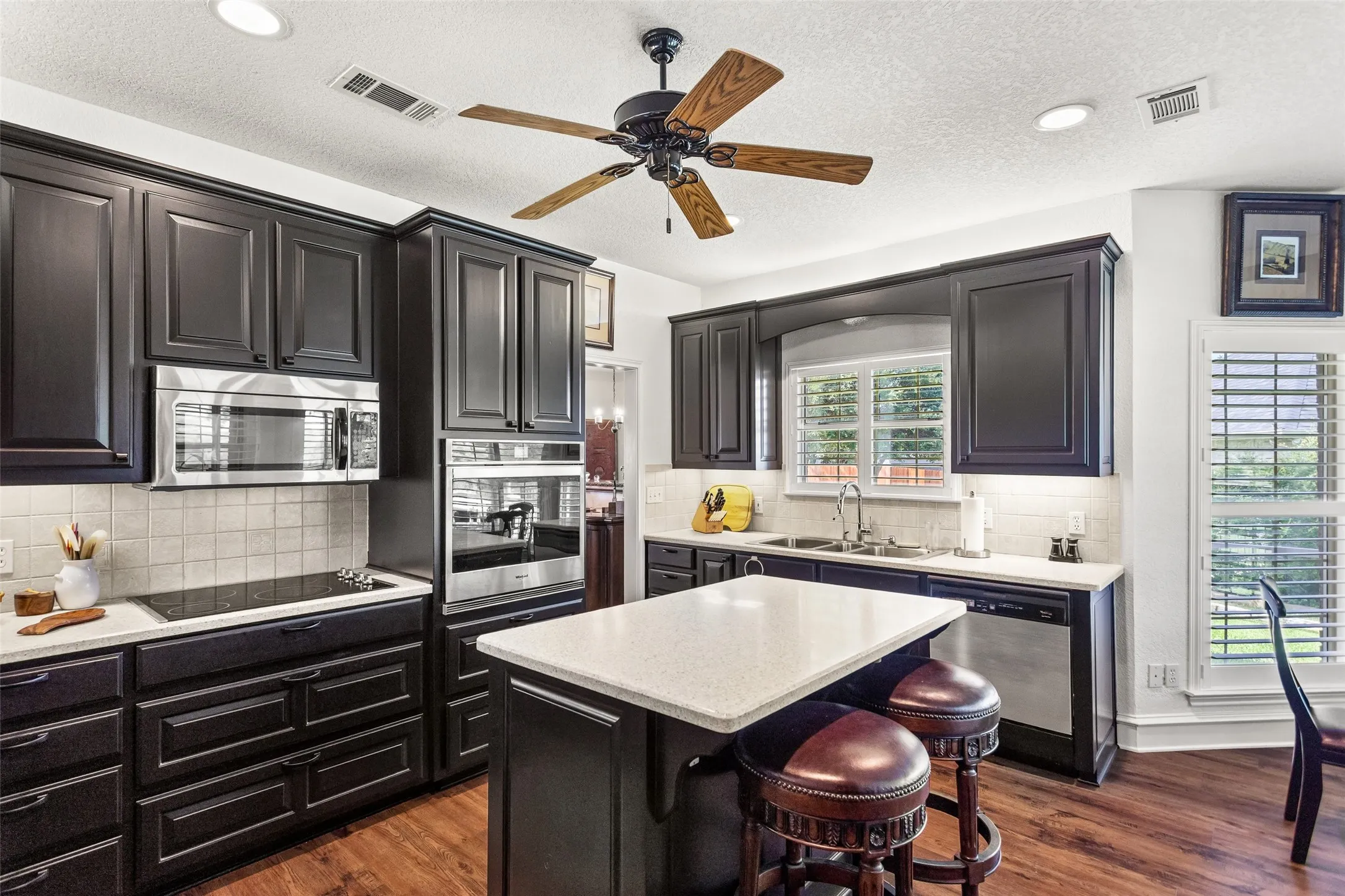 Single Family Residence For Sale in Hood County , 6402 Parlange Court, Granbury, Texas 76049, 3 Bedroom, 3 Bathroom, 2 Garage spaces, 2,623 Sqft, built in 1999, mls#21361033, Real Estate Agent in Granbury, Homes For Sale in Hood county, Homes For Sale in Granbury, Realtor in Granbury Texas, Real Estate Brokerage Independent Realty Texas, Luminita Cordes Realtor