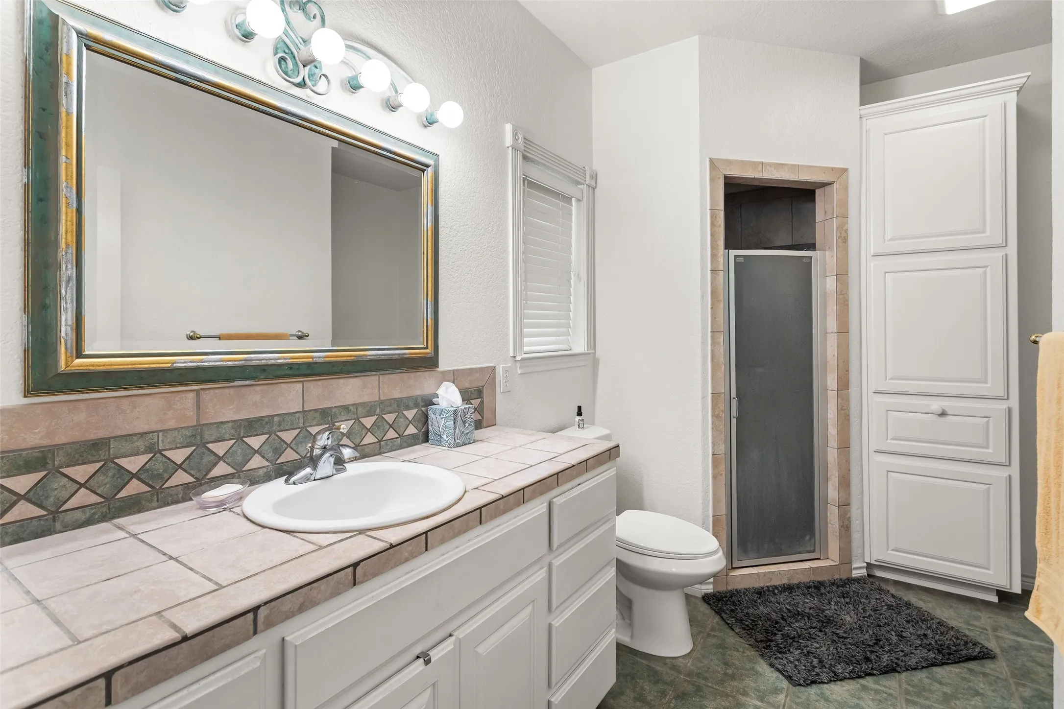 Single Family Residence For Sale in Hood County , 6402 Parlange Court, Granbury, Texas 76049, 3 Bedroom, 3 Bathroom, 2 Garage spaces, 2,623 Sqft, built in 1999, mls#21361033, Real Estate Agent in Granbury, Homes For Sale in Hood county, Homes For Sale in Granbury, Realtor in Granbury Texas, Real Estate Brokerage Independent Realty Texas, Luminita Cordes Realtor