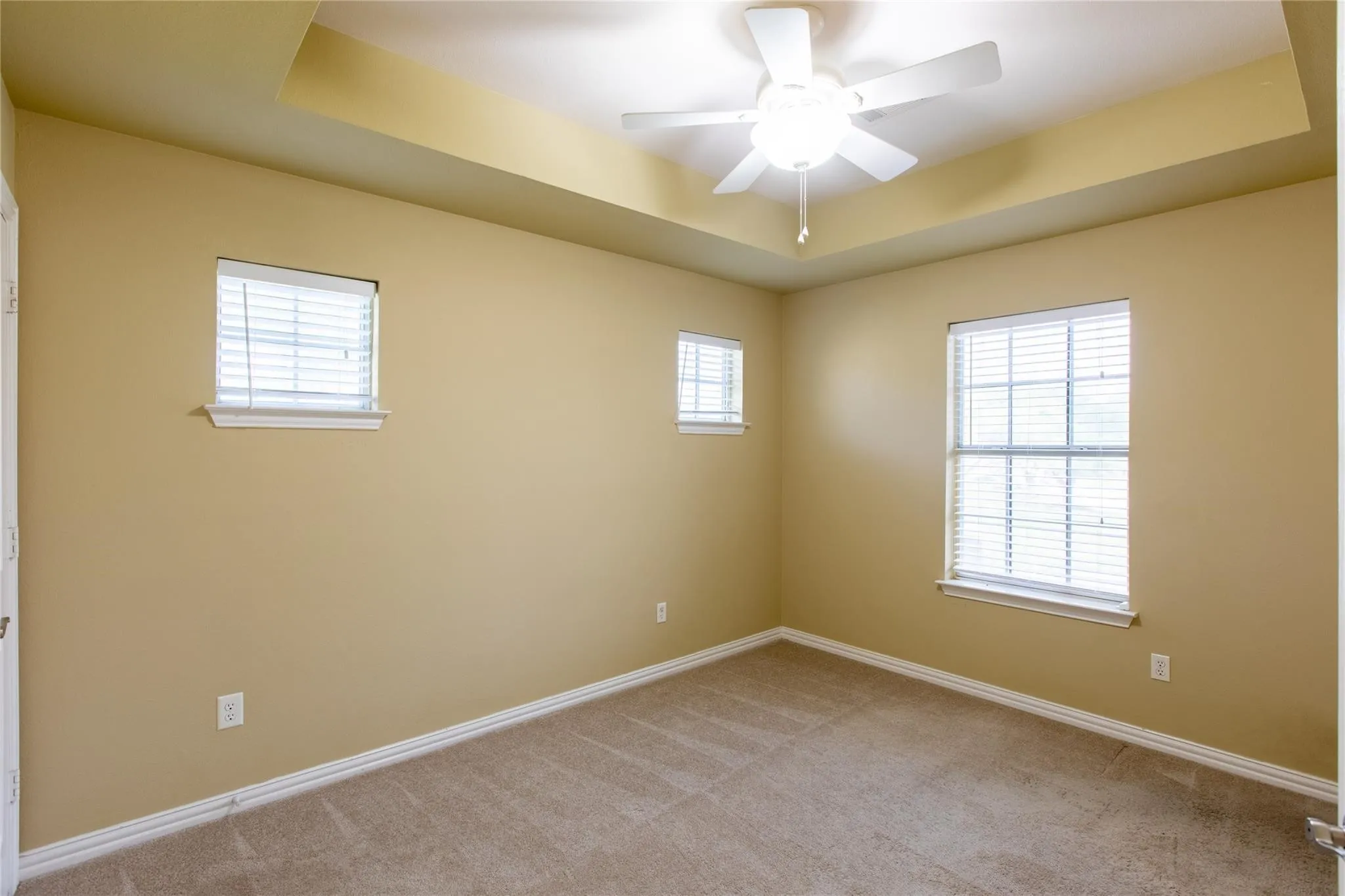 Townhouse For Rent in Collin County , 609 Regency Drive, Allen, Texas 75002, 3 Bedroom, 2 Bathroom, 2 Garage spaces, 1,783 Sqft, built in 1999, mls#21353306, Real Estate Agent in Allen, Homes For Rent in Collin county, Homes For Rent in Allen, Realtor in Allen Texas, Real Estate Brokerage Independent Realty Texas, Luminita Cordes Realtor