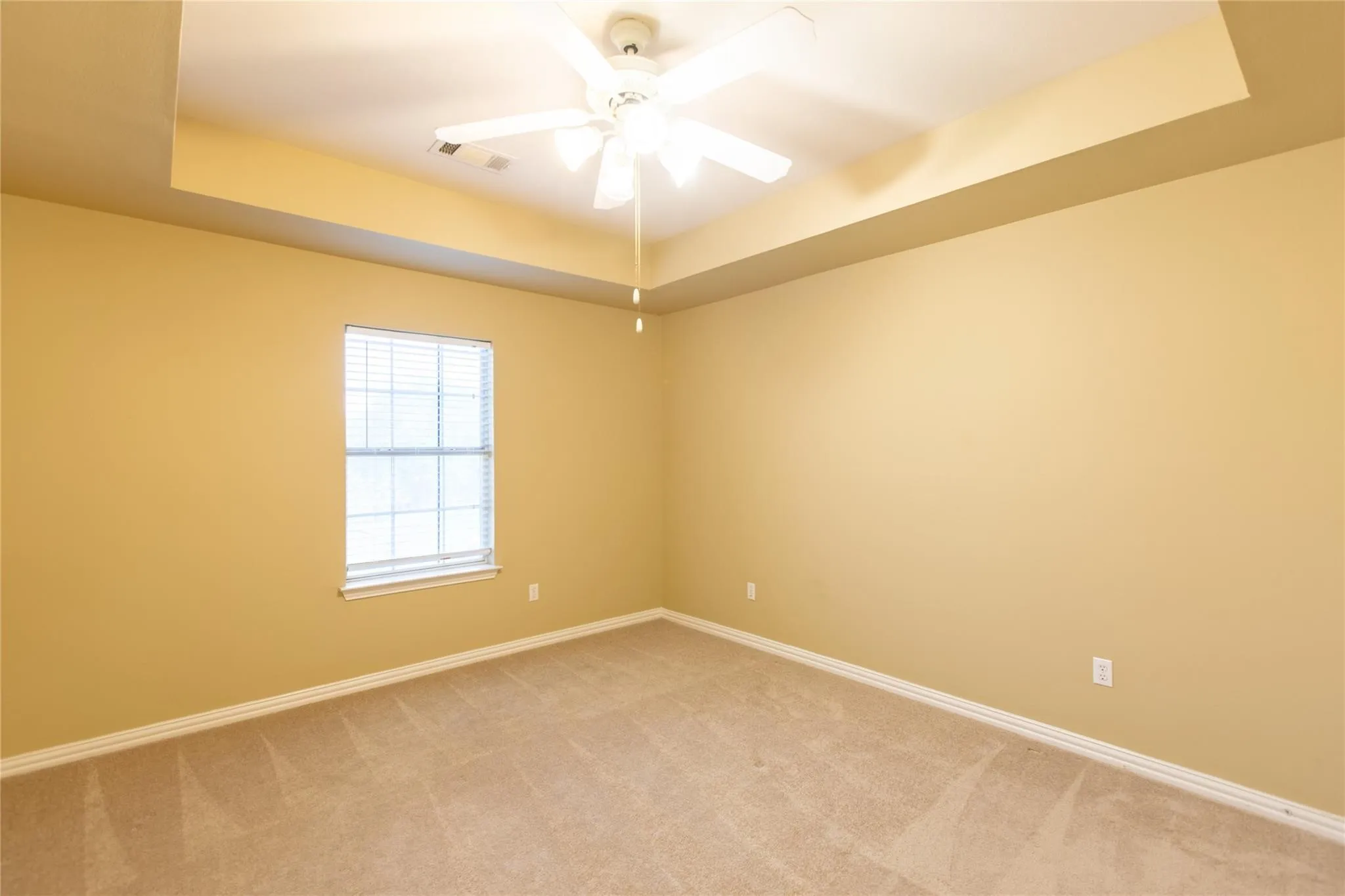 Townhouse For Rent in Collin County , 609 Regency Drive, Allen, Texas 75002, 3 Bedroom, 2 Bathroom, 2 Garage spaces, 1,783 Sqft, built in 1999, mls#21353306, Real Estate Agent in Allen, Homes For Rent in Collin county, Homes For Rent in Allen, Realtor in Allen Texas, Real Estate Brokerage Independent Realty Texas, Luminita Cordes Realtor