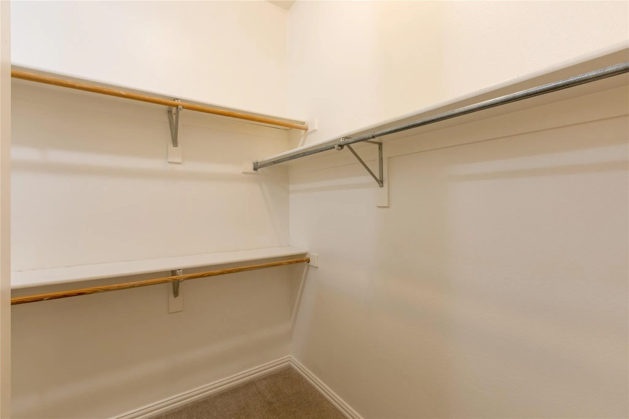 Townhouse For Rent in Collin County , 609 Regency Drive, Allen, Texas 75002, 3 Bedroom, 2 Bathroom, 2 Garage spaces, 1,783 Sqft, built in 1999, mls#21353306, Real Estate Agent in Allen, Homes For Rent in Collin county, Homes For Rent in Allen, Realtor in Allen Texas, Real Estate Brokerage Independent Realty Texas, Luminita Cordes Realtor