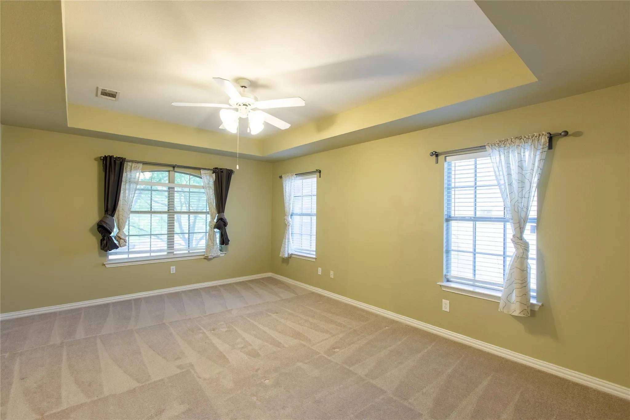 Townhouse For Rent in Collin County , 609 Regency Drive, Allen, Texas 75002, 3 Bedroom, 2 Bathroom, 2 Garage spaces, 1,783 Sqft, built in 1999, mls#21353306, Real Estate Agent in Allen, Homes For Rent in Collin county, Homes For Rent in Allen, Realtor in Allen Texas, Real Estate Brokerage Independent Realty Texas, Luminita Cordes Realtor