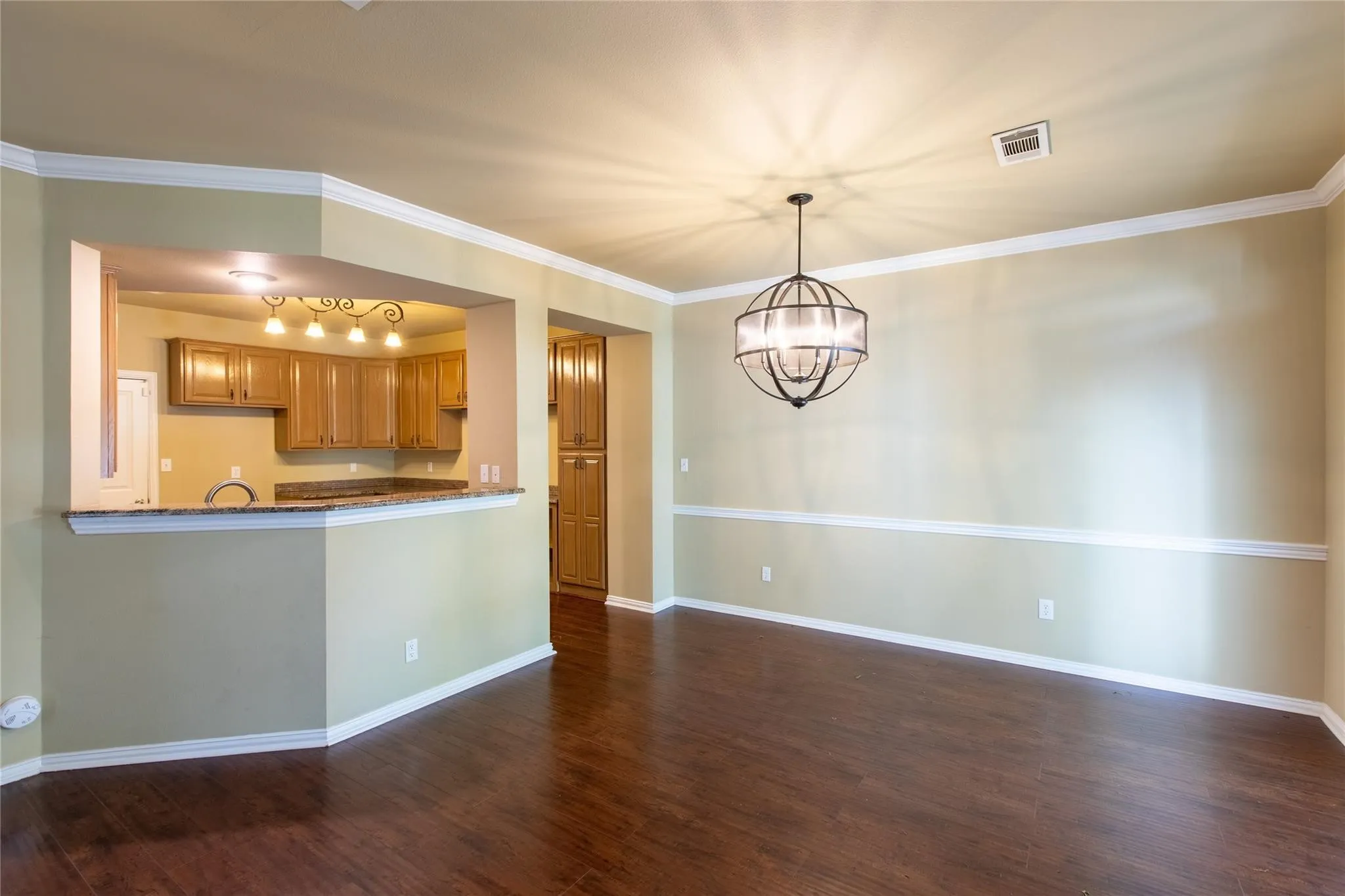 Townhouse For Rent in Collin County , 609 Regency Drive, Allen, Texas 75002, 3 Bedroom, 2 Bathroom, 2 Garage spaces, 1,783 Sqft, built in 1999, mls#21353306, Real Estate Agent in Allen, Homes For Rent in Collin county, Homes For Rent in Allen, Realtor in Allen Texas, Real Estate Brokerage Independent Realty Texas, Luminita Cordes Realtor