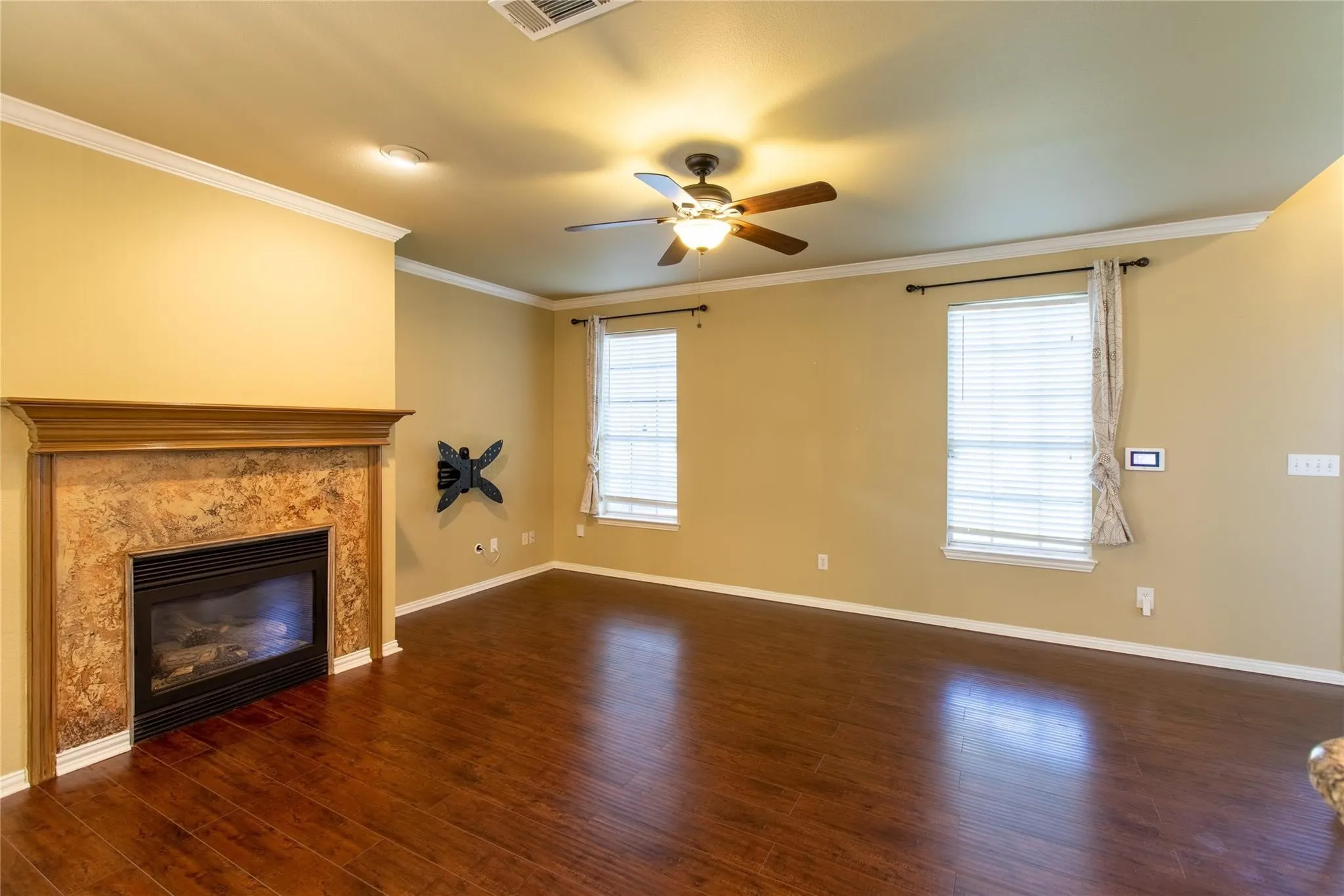 Townhouse For Rent in Collin County , 609 Regency Drive, Allen, Texas 75002, 3 Bedroom, 2 Bathroom, 2 Garage spaces, 1,783 Sqft, built in 1999, mls#21353306, Real Estate Agent in Allen, Homes For Rent in Collin county, Homes For Rent in Allen, Realtor in Allen Texas, Real Estate Brokerage Independent Realty Texas, Luminita Cordes Realtor