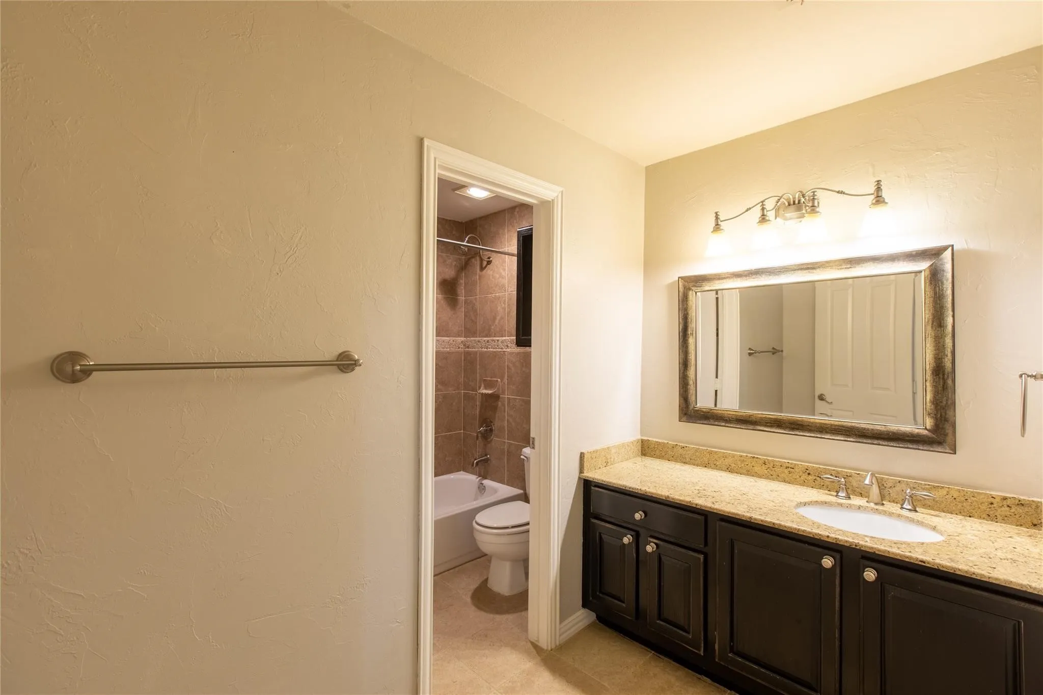 Townhouse For Rent in Collin County , 609 Regency Drive, Allen, Texas 75002, 3 Bedroom, 2 Bathroom, 2 Garage spaces, 1,783 Sqft, built in 1999, mls#21353306, Real Estate Agent in Allen, Homes For Rent in Collin county, Homes For Rent in Allen, Realtor in Allen Texas, Real Estate Brokerage Independent Realty Texas, Luminita Cordes Realtor