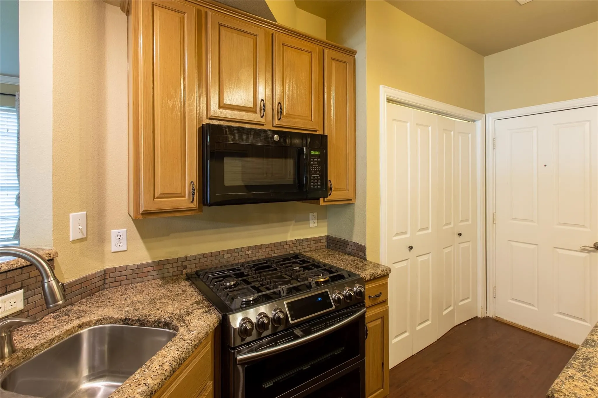 Townhouse For Rent in Collin County , 609 Regency Drive, Allen, Texas 75002, 3 Bedroom, 2 Bathroom, 2 Garage spaces, 1,783 Sqft, built in 1999, mls#21353306, Real Estate Agent in Allen, Homes For Rent in Collin county, Homes For Rent in Allen, Realtor in Allen Texas, Real Estate Brokerage Independent Realty Texas, Luminita Cordes Realtor