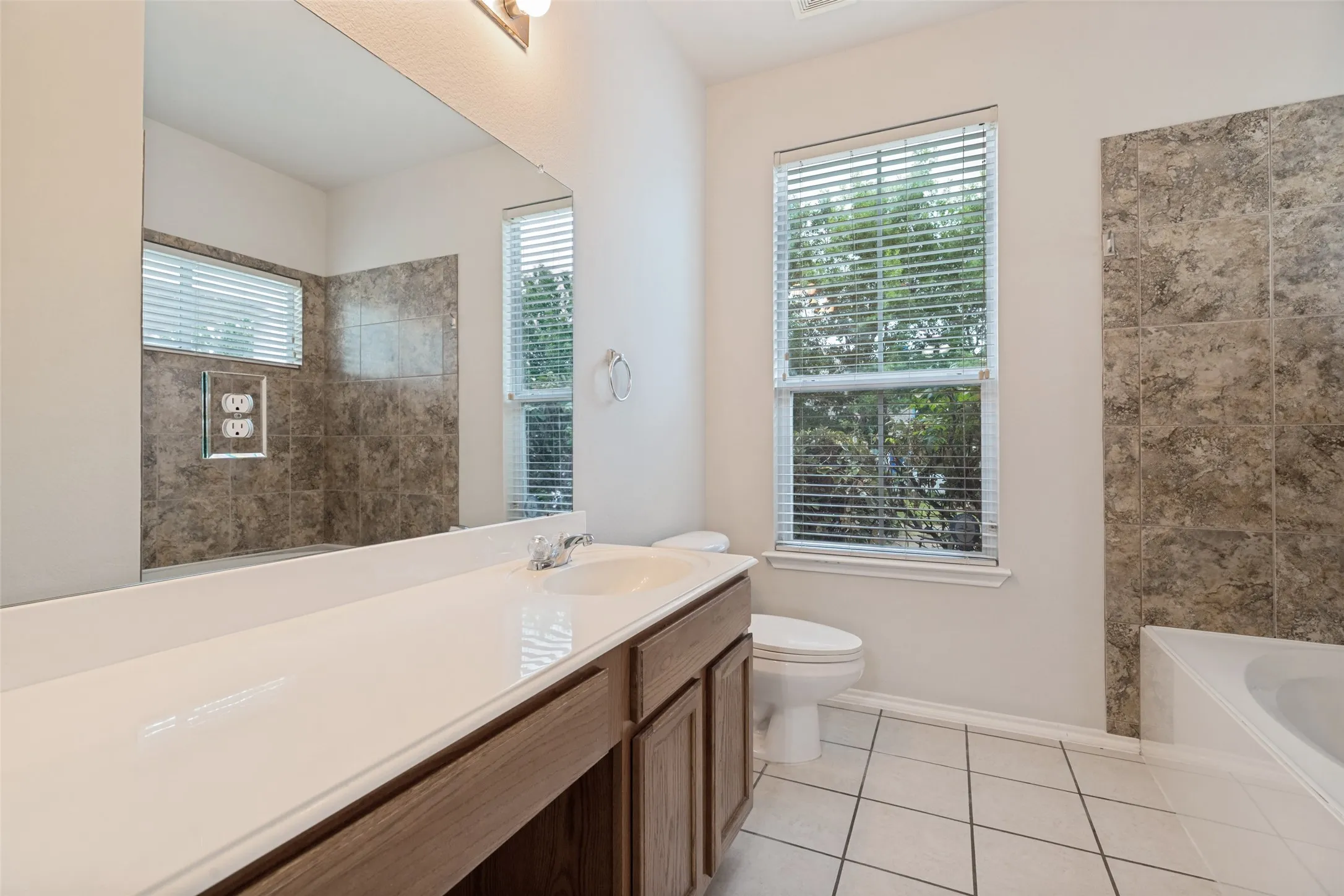Single Family Residence For Rent in Denton County , 10249 Nantucket Drive, Providence Village, Texas 76227, 3 Bedroom, 3 Bathroom, 2 Garage spaces, 1,676 Sqft, built in 2005, mls#21362068, Real Estate Agent in Providence Village, Homes For Rent in Denton county, Homes For Rent in Providence Village, Realtor in Providence Village Texas, Real Estate Brokerage Independent Realty Texas, Luminita Cordes Realtor