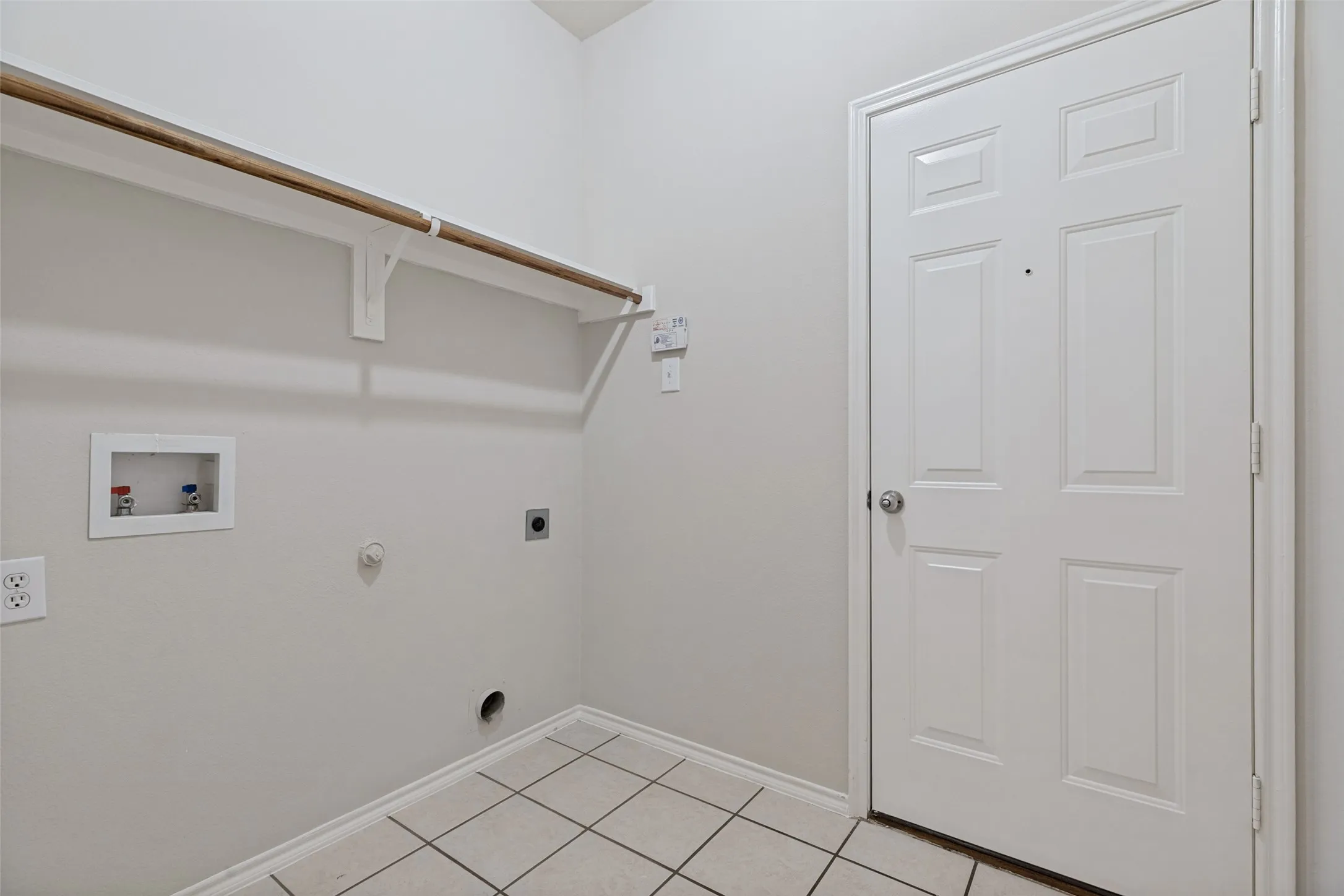Single Family Residence For Rent in Denton County , 10249 Nantucket Drive, Providence Village, Texas 76227, 3 Bedroom, 3 Bathroom, 2 Garage spaces, 1,676 Sqft, built in 2005, mls#21362068, Real Estate Agent in Providence Village, Homes For Rent in Denton county, Homes For Rent in Providence Village, Realtor in Providence Village Texas, Real Estate Brokerage Independent Realty Texas, Luminita Cordes Realtor
