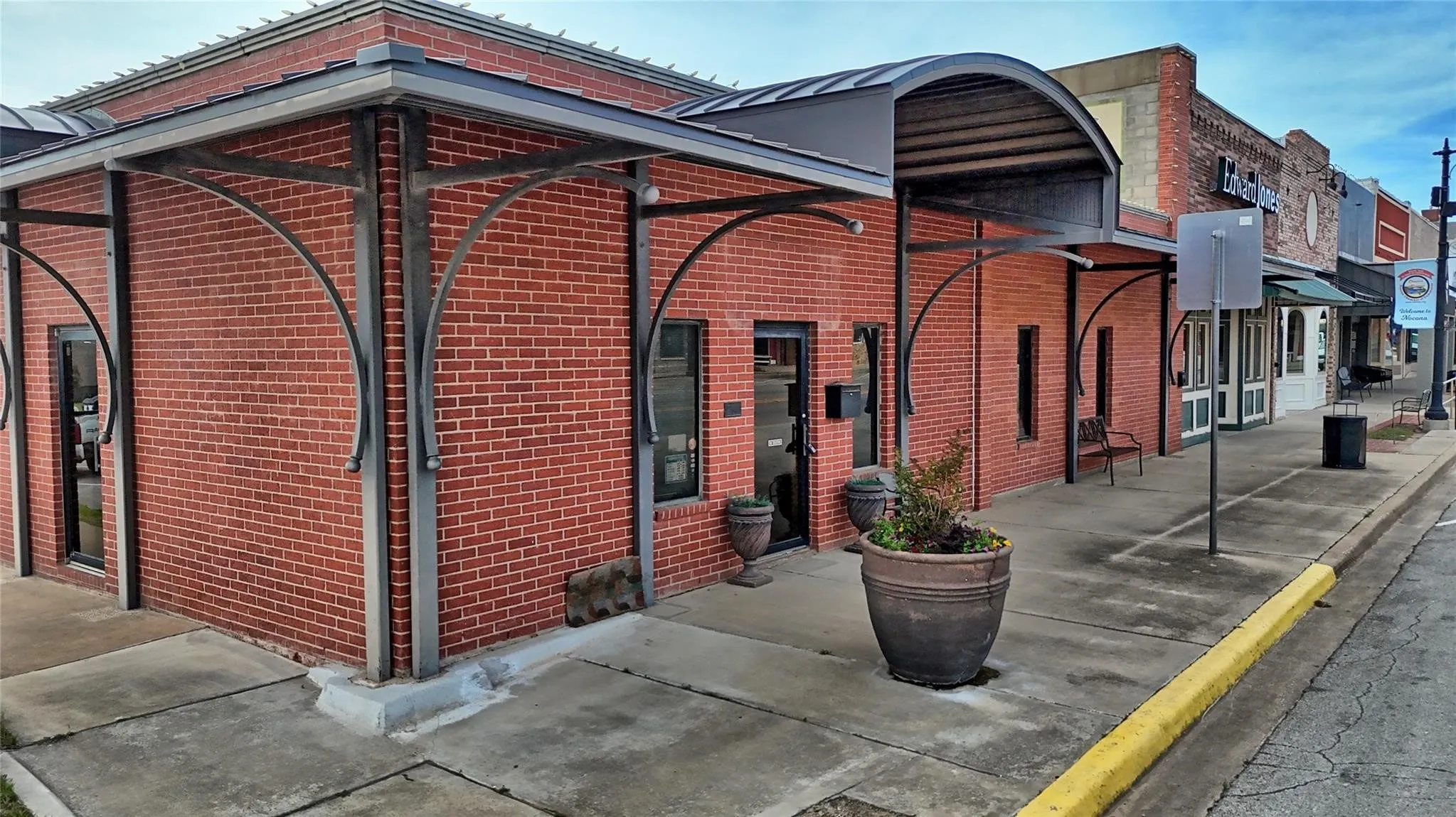 Single Family Residence For Sale in Montague County , 201 Clay Street, Nocona, Texas 76255, 6 Bedroom, 3 Bathroom, Garage spaces, 3,900 Sqft, built in 1992, mls#21362028, Real Estate Agent in Nocona, Homes For Sale in Montague county, Homes For Sale in Nocona, Realtor in Nocona Texas, Real Estate Brokerage Independent Realty Texas, Luminita Cordes Realtor