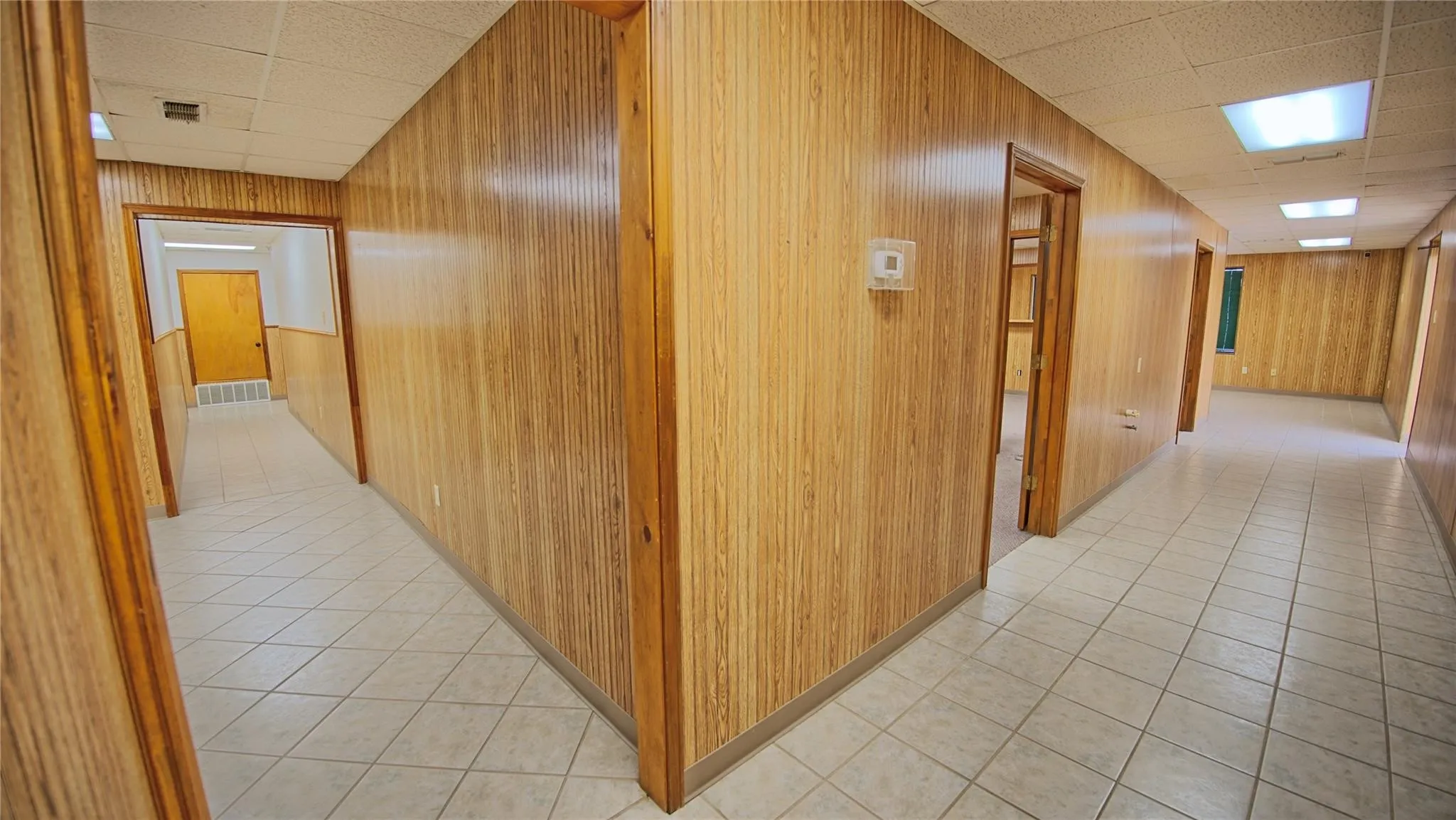 Single Family Residence For Sale in Montague County , 201 Clay Street, Nocona, Texas 76255, 6 Bedroom, 3 Bathroom, Garage spaces, 3,900 Sqft, built in 1992, mls#21362028, Real Estate Agent in Nocona, Homes For Sale in Montague county, Homes For Sale in Nocona, Realtor in Nocona Texas, Real Estate Brokerage Independent Realty Texas, Luminita Cordes Realtor