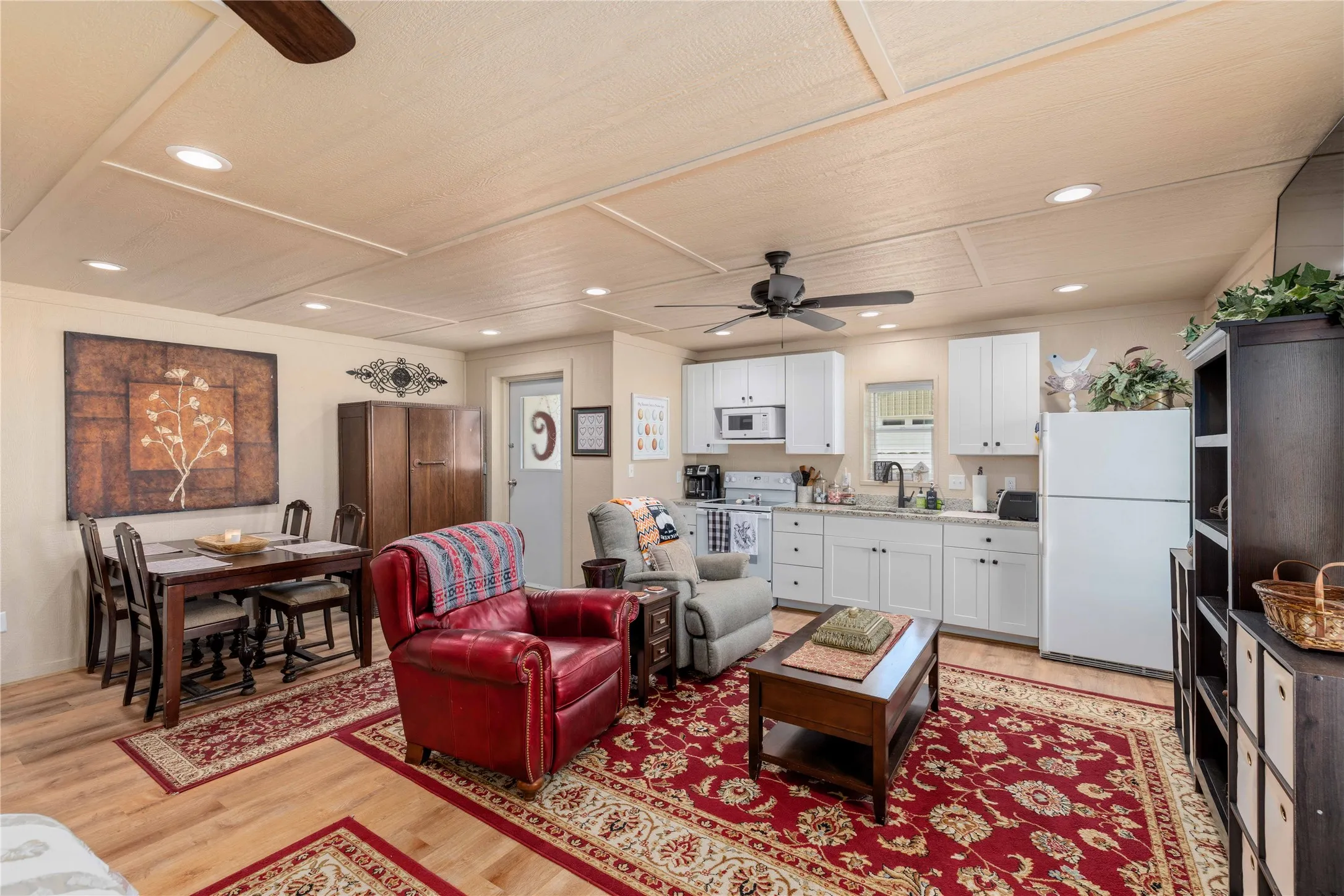 Single Family Residence For Sale in Comanche County , 6108 Highway 1689, Sidney, Texas 76474, 3 Bedroom, 3 Bathroom, 2 Garage spaces, 2,186 Sqft, built in 2021, mls#21359165, Real Estate Agent in Sidney, Homes For Sale in Comanche county, Homes For Sale in Sidney, Realtor in Sidney Texas, Real Estate Brokerage Independent Realty Texas, Luminita Cordes Realtor
