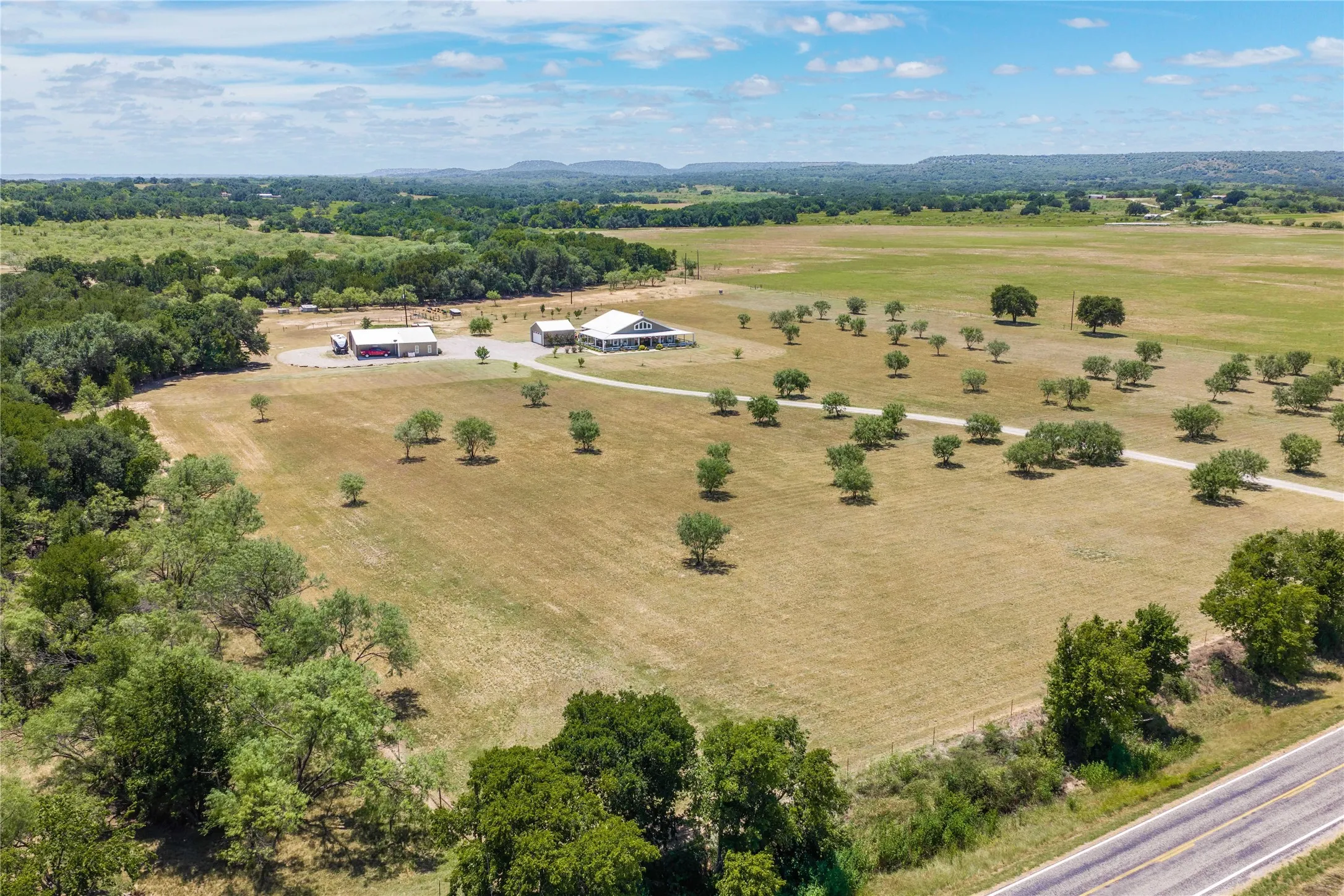 Single Family Residence For Sale in Comanche County , 6108 Highway 1689, Sidney, Texas 76474, 3 Bedroom, 3 Bathroom, 2 Garage spaces, 2,186 Sqft, built in 2021, mls#21359165, Real Estate Agent in Sidney, Homes For Sale in Comanche county, Homes For Sale in Sidney, Realtor in Sidney Texas, Real Estate Brokerage Independent Realty Texas, Luminita Cordes Realtor