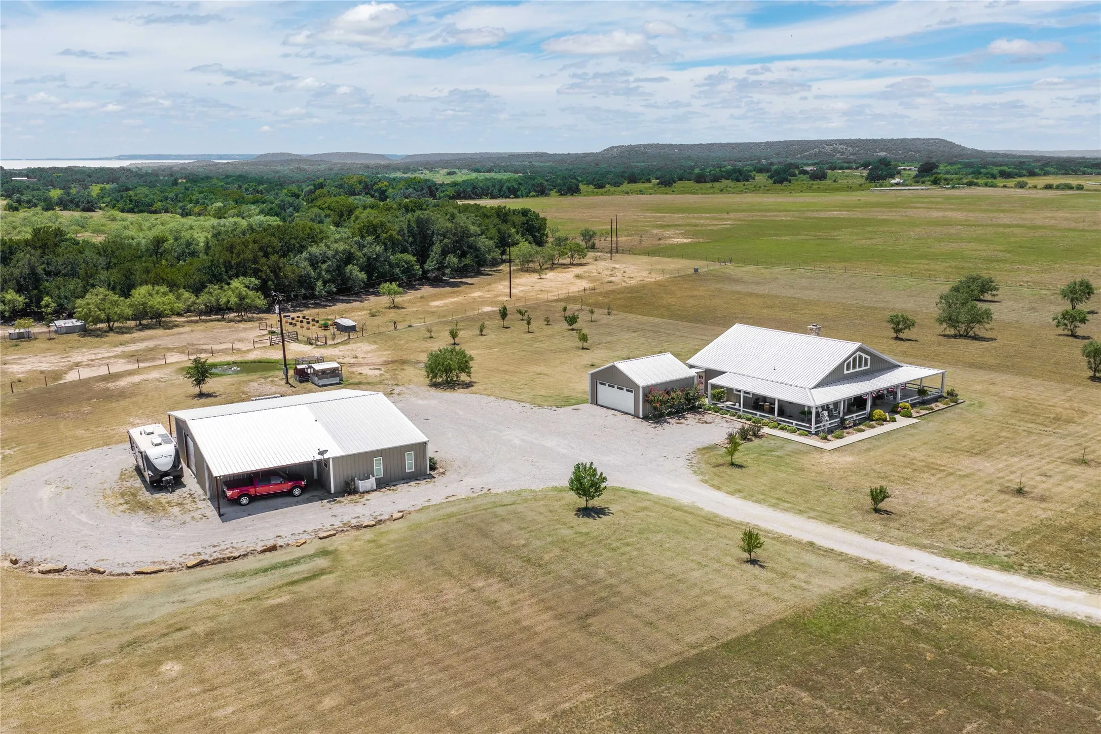 Single Family Residence For Sale in Comanche County , 6108 Highway 1689, Sidney, Texas 76474, 3 Bedroom, 3 Bathroom, 2 Garage spaces, 2,186 Sqft, built in 2021, mls#21359165, Real Estate Agent in Sidney, Homes For Sale in Comanche county, Homes For Sale in Sidney, Realtor in Sidney Texas, Real Estate Brokerage Independent Realty Texas, Luminita Cordes Realtor