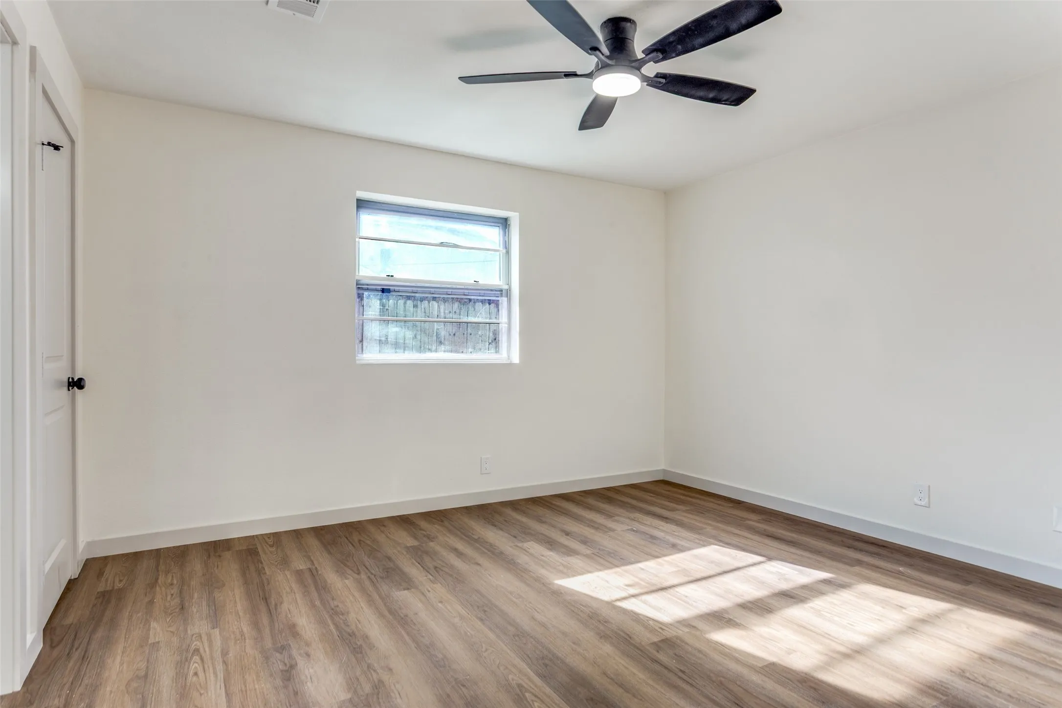 Single Family Residence For Rent in Tarrant County , 2920 Choctaw Trail, Fort Worth, Texas 76116, 3 Bedroom, 2 Bathroom, 2 Garage spaces, 1,705 Sqft, built in 1966, Price $2,435, mls#21362078, Real Estate Agent in Fort Worth, Homes For Rent in Tarrant county, Homes For Rent in Fort Worth, Realtor in Fort Worth Texas, Real Estate Brokerage Independent Realty Texas, Luminita Cordes Realtor