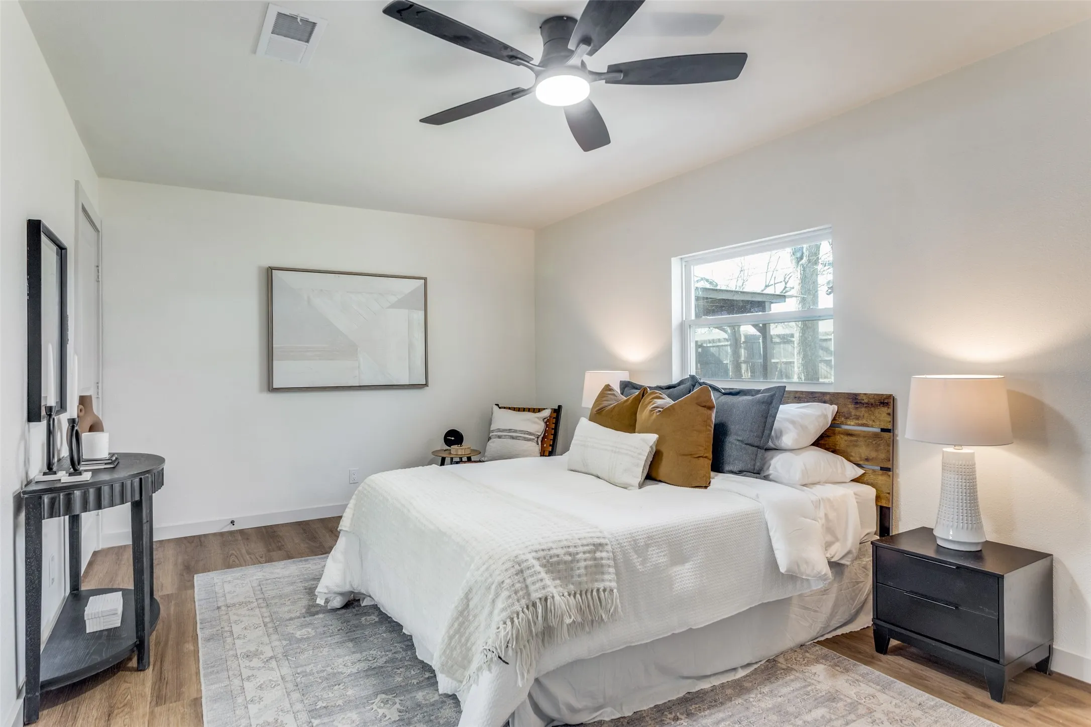 Single Family Residence For Rent in Tarrant County , 2920 Choctaw Trail, Fort Worth, Texas 76116, 3 Bedroom, 2 Bathroom, 2 Garage spaces, 1,705 Sqft, built in 1966, Price $2,435, mls#21362078, Real Estate Agent in Fort Worth, Homes For Rent in Tarrant county, Homes For Rent in Fort Worth, Realtor in Fort Worth Texas, Real Estate Brokerage Independent Realty Texas, Luminita Cordes Realtor
