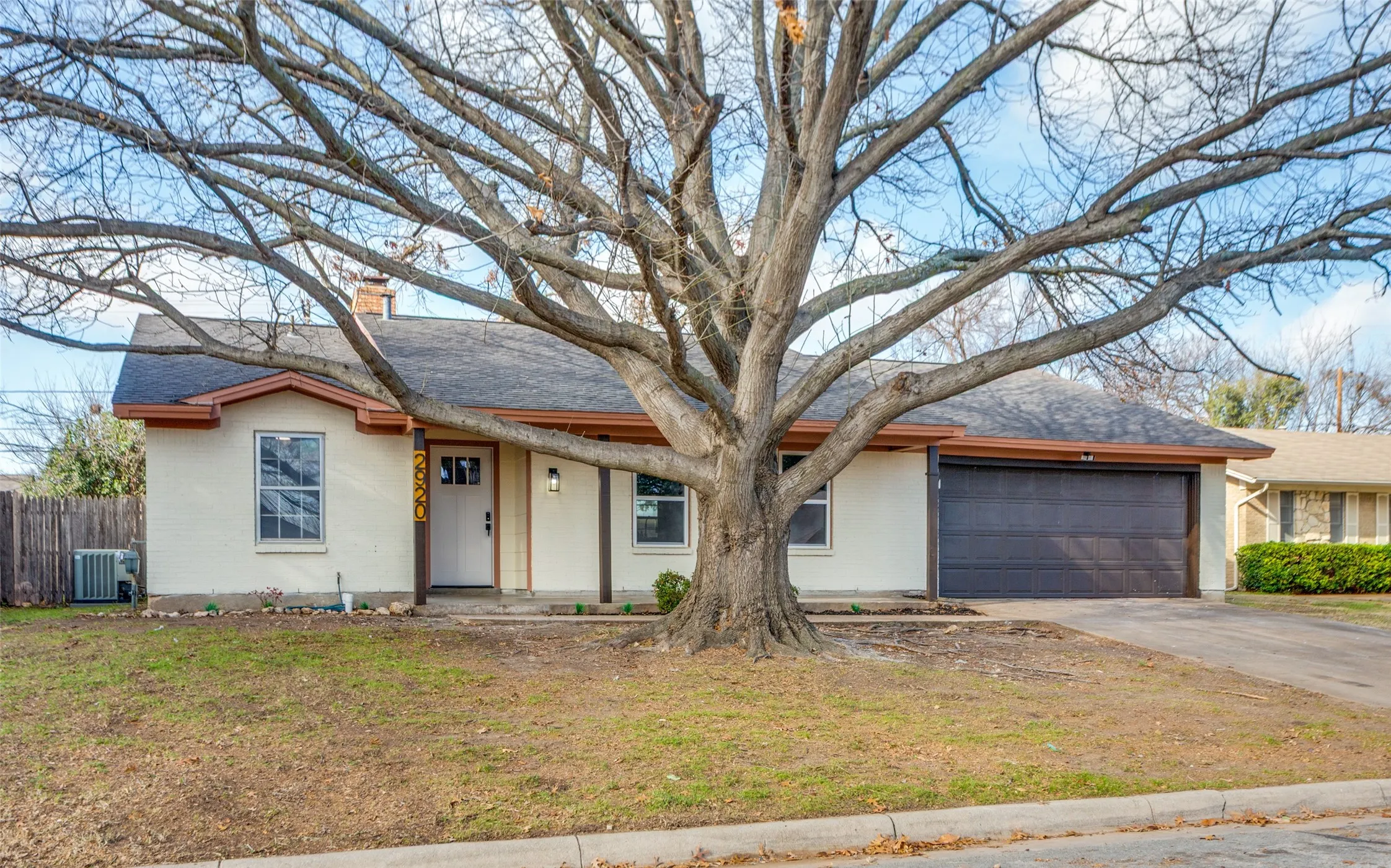 Single Family Residence For Rent in Tarrant County , 2920 Choctaw Trail, Fort Worth, Texas 76116, 3 Bedroom, 2 Bathroom, 2 Garage spaces, 1,705 Sqft, built in 1966, Price $2,435, mls#21362078, Real Estate Agent in Fort Worth, Homes For Rent in Tarrant county, Homes For Rent in Fort Worth, Realtor in Fort Worth Texas, Real Estate Brokerage Independent Realty Texas, Luminita Cordes Realtor