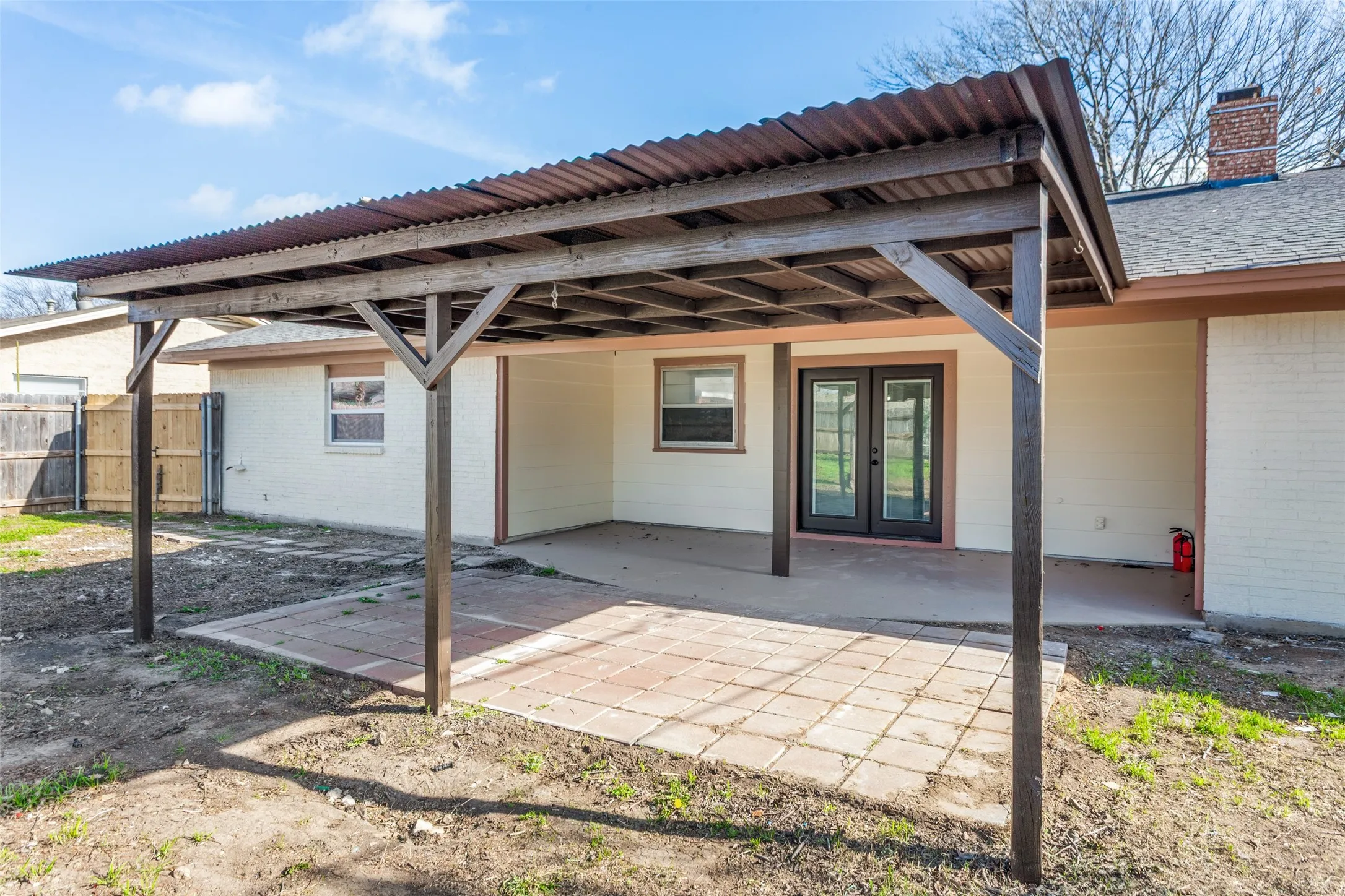 Single Family Residence For Rent in Tarrant County , 2920 Choctaw Trail, Fort Worth, Texas 76116, 3 Bedroom, 2 Bathroom, 2 Garage spaces, 1,705 Sqft, built in 1966, Price $2,435, mls#21362078, Real Estate Agent in Fort Worth, Homes For Rent in Tarrant county, Homes For Rent in Fort Worth, Realtor in Fort Worth Texas, Real Estate Brokerage Independent Realty Texas, Luminita Cordes Realtor