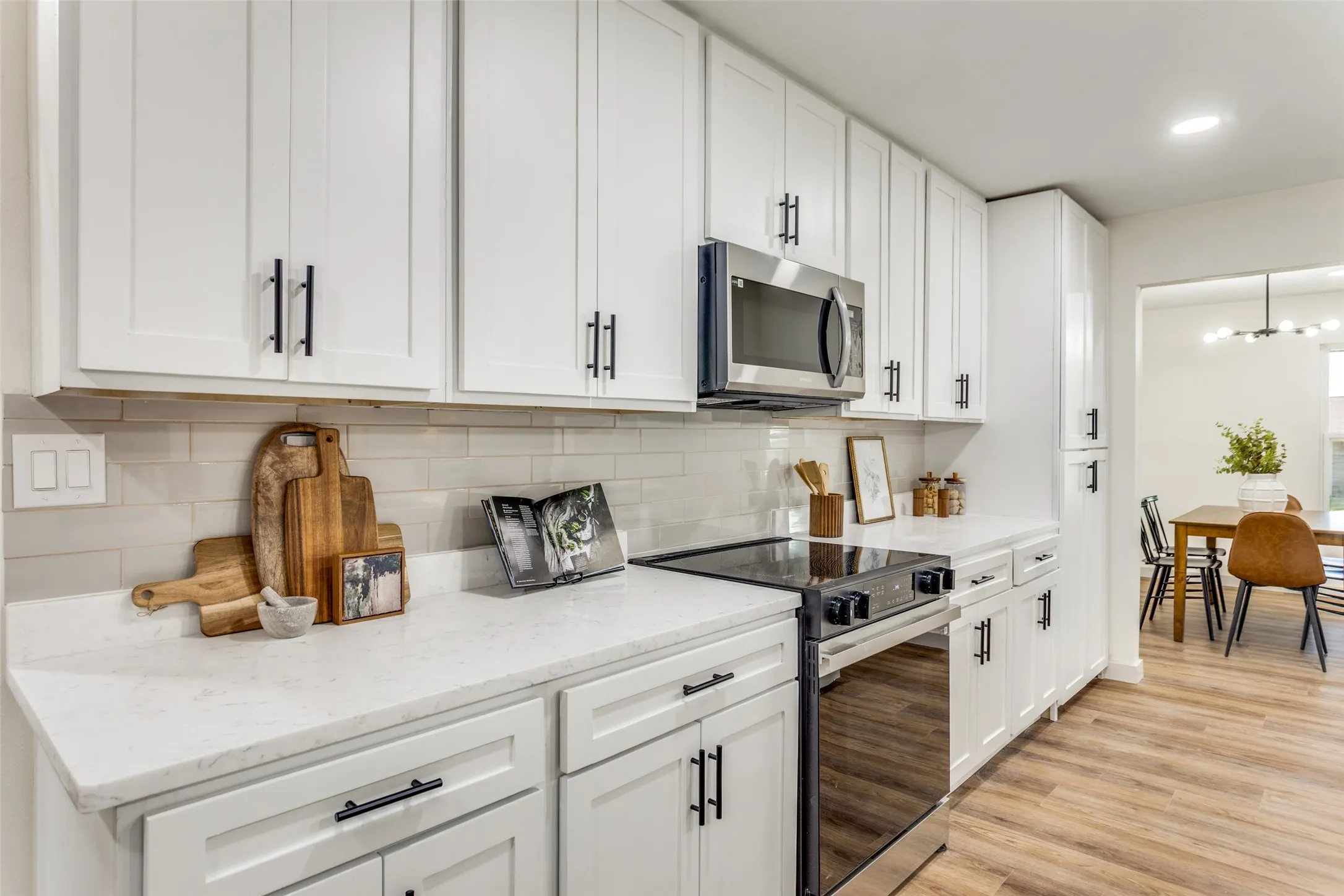 Single Family Residence For Rent in Tarrant County , 2920 Choctaw Trail, Fort Worth, Texas 76116, 3 Bedroom, 2 Bathroom, 2 Garage spaces, 1,705 Sqft, built in 1966, Price $2,435, mls#21362078, Real Estate Agent in Fort Worth, Homes For Rent in Tarrant county, Homes For Rent in Fort Worth, Realtor in Fort Worth Texas, Real Estate Brokerage Independent Realty Texas, Luminita Cordes Realtor