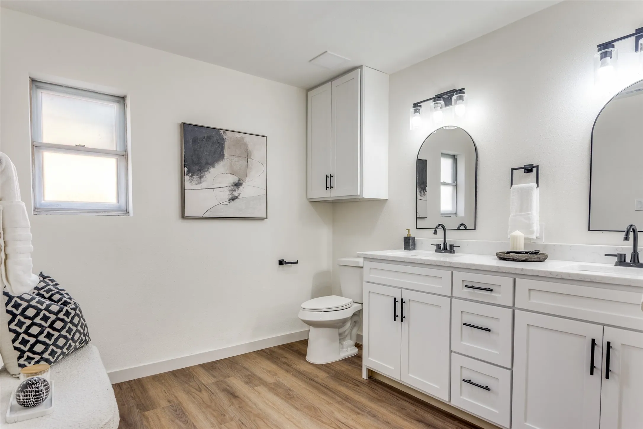 Single Family Residence For Rent in Tarrant County , 2920 Choctaw Trail, Fort Worth, Texas 76116, 3 Bedroom, 2 Bathroom, 2 Garage spaces, 1,705 Sqft, built in 1966, Price $2,435, mls#21362078, Real Estate Agent in Fort Worth, Homes For Rent in Tarrant county, Homes For Rent in Fort Worth, Realtor in Fort Worth Texas, Real Estate Brokerage Independent Realty Texas, Luminita Cordes Realtor