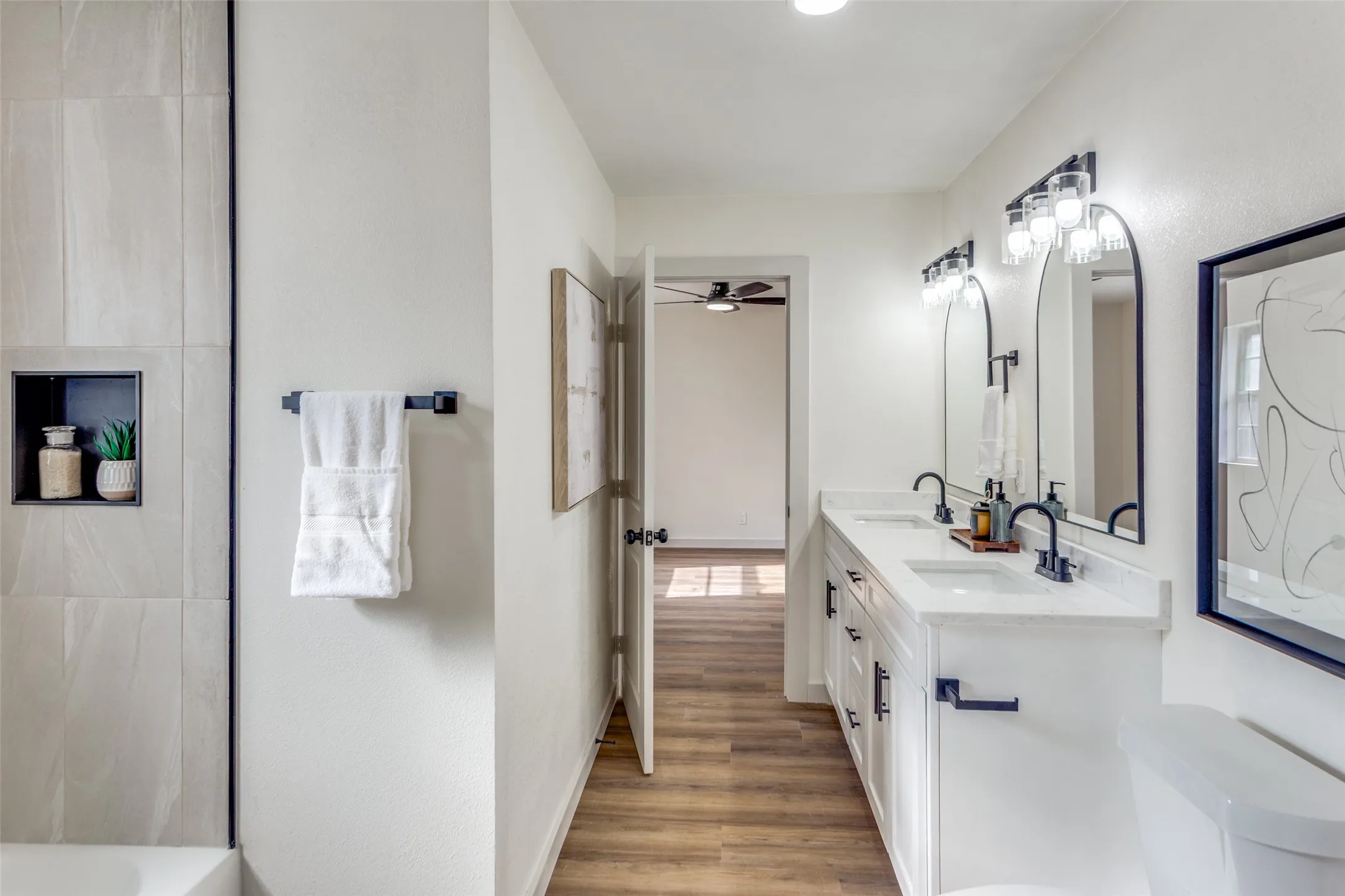 Single Family Residence For Rent in Tarrant County , 2920 Choctaw Trail, Fort Worth, Texas 76116, 3 Bedroom, 2 Bathroom, 2 Garage spaces, 1,705 Sqft, built in 1966, Price $2,435, mls#21362078, Real Estate Agent in Fort Worth, Homes For Rent in Tarrant county, Homes For Rent in Fort Worth, Realtor in Fort Worth Texas, Real Estate Brokerage Independent Realty Texas, Luminita Cordes Realtor