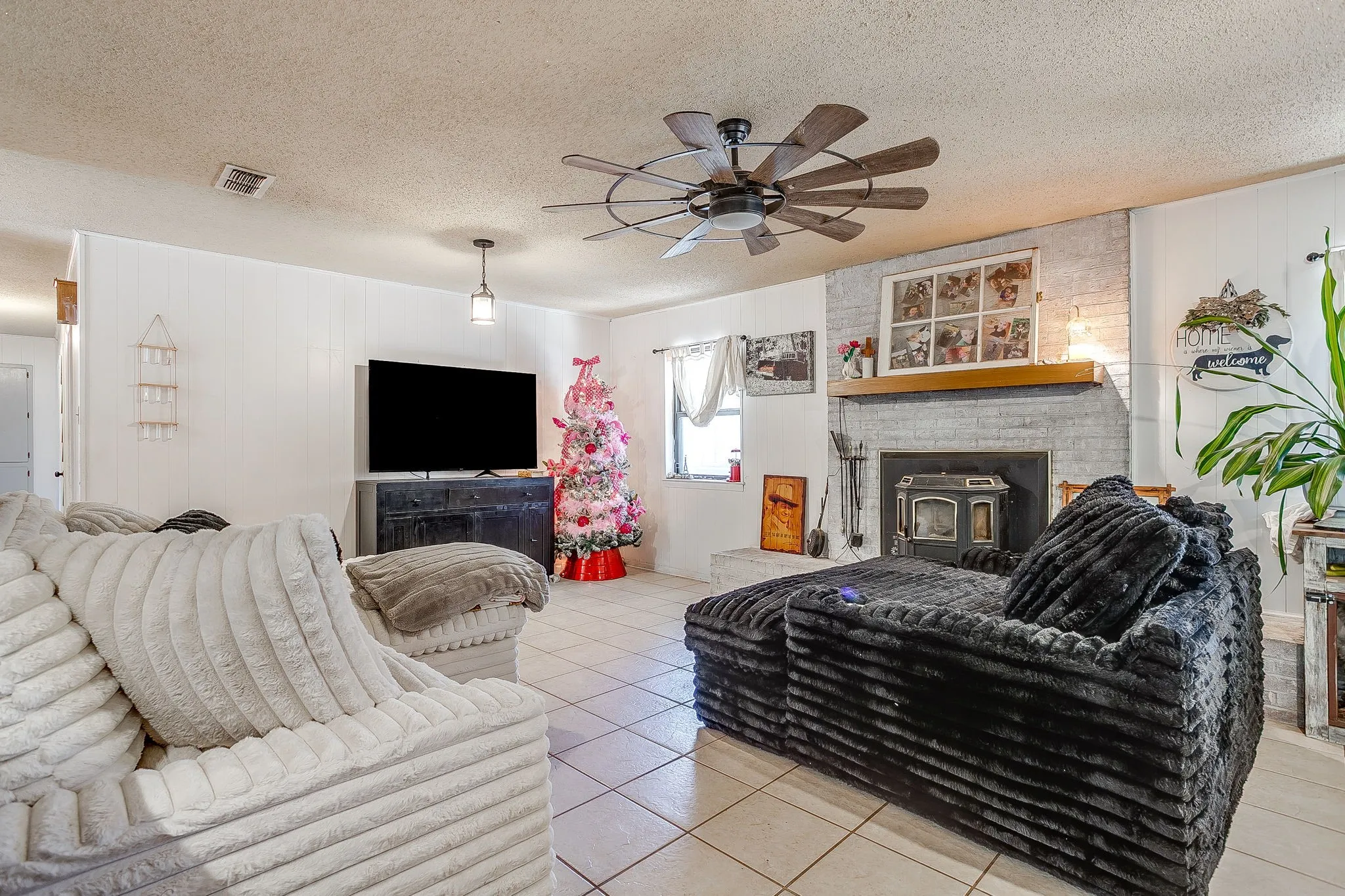 Farm For Sale in Jack County , 1377 E Gibtown Road, Poolville, Texas 76487, 3 Bedroom, 2 Bathroom, 2 Garage spaces, 2,247 Sqft, built in 1969, Price $795,000, mls#21362045, Real Estate Agent in Poolville, Homes For Sale in Jack county, Homes For Sale in Poolville, Realtor in Poolville Texas, Real Estate Brokerage Independent Realty Texas, Luminita Cordes Realtor
