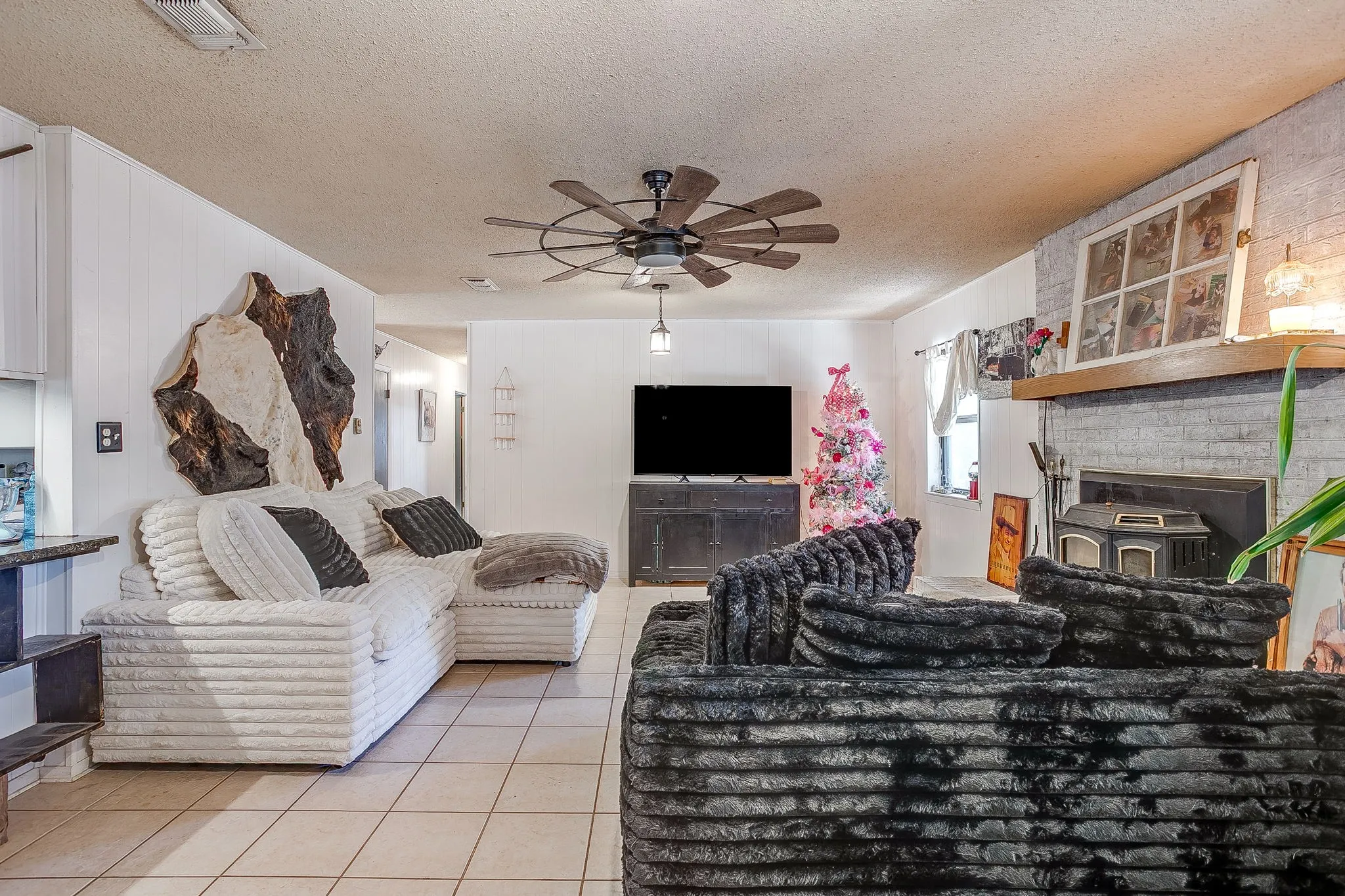 Farm For Sale in Jack County , 1377 E Gibtown Road, Poolville, Texas 76487, 3 Bedroom, 2 Bathroom, 2 Garage spaces, 2,247 Sqft, built in 1969, Price $795,000, mls#21362045, Real Estate Agent in Poolville, Homes For Sale in Jack county, Homes For Sale in Poolville, Realtor in Poolville Texas, Real Estate Brokerage Independent Realty Texas, Luminita Cordes Realtor
