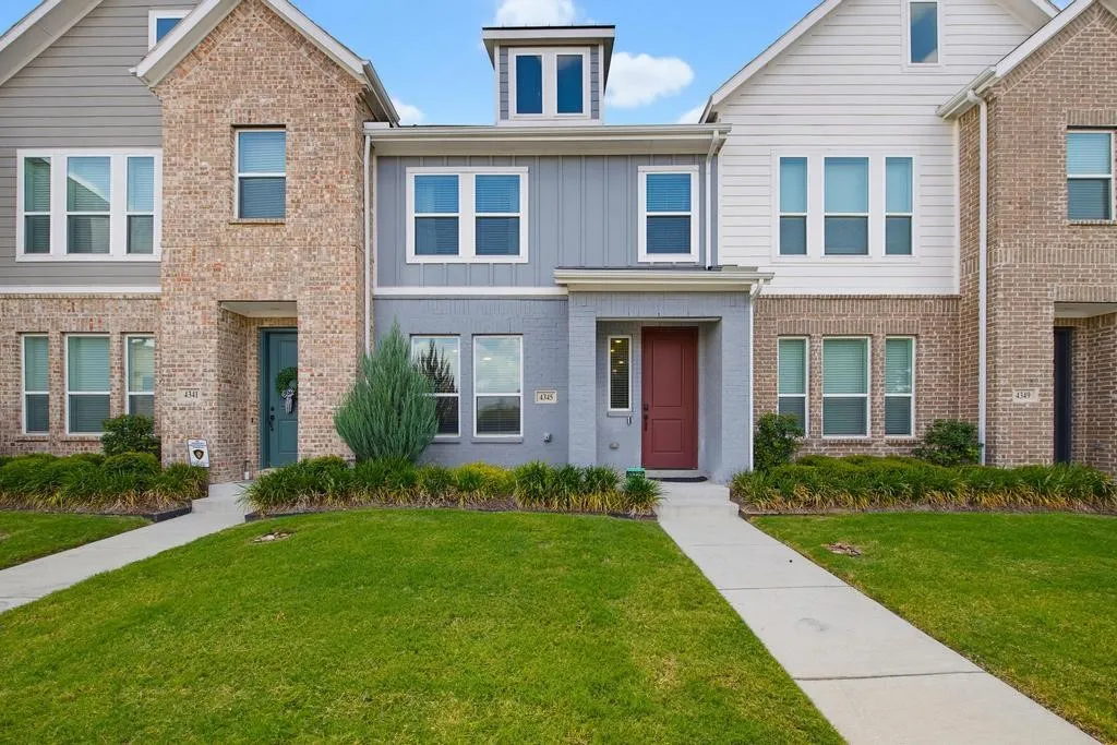 Townhouse For Rent in Tarrant County , 4345 Union Street, North Richland Hills, Texas 76180, 3 Bedroom, 3 Bathroom, 2 Garage spaces, 1,666 Sqft, built in 2022, Price $2,250, mls#21362079, Real Estate Agent in North Richland Hills, Homes For Rent in Tarrant county, Homes For Rent in North Richland Hills, Realtor in North Richland Hills Texas, Real Estate Brokerage Independent Realty Texas, Luminita Cordes Realtor