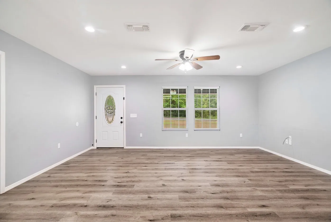 Single Family Residence For Sale in Lamar County , 9006 County Road 43200, Powderly, Texas 75473, 3 Bedroom, 2 Bathroom, Garage spaces, 1,196 Sqft, built in 2018, Price $210,000, mls#21361895, Real Estate Agent in Powderly, Homes For Sale in Lamar county, Homes For Sale in Powderly, Realtor in Powderly Texas, Real Estate Brokerage Independent Realty Texas, Luminita Cordes Realtor
