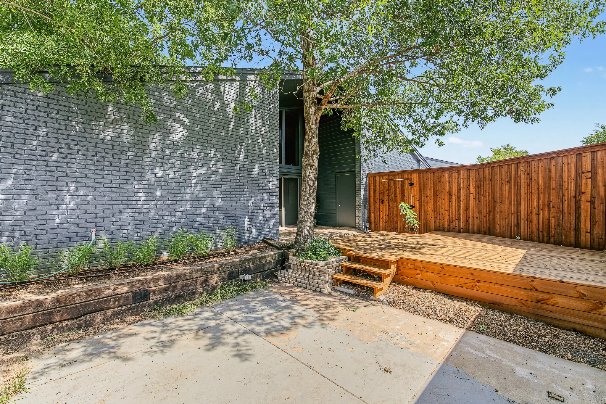 Single Family Residence For Sale in Dallas County , 9123 Windcrest Drive, Dallas, Texas 75243, 3 Bedroom, 3 Bathroom, 2 Garage spaces, 2,804 Sqft, built in 1974, mls#21361444, Real Estate Agent in Dallas, Homes For Sale in Dallas county, Homes For Sale in Dallas, Realtor in Dallas Texas, Real Estate Brokerage Independent Realty Texas, Luminita Cordes Realtor