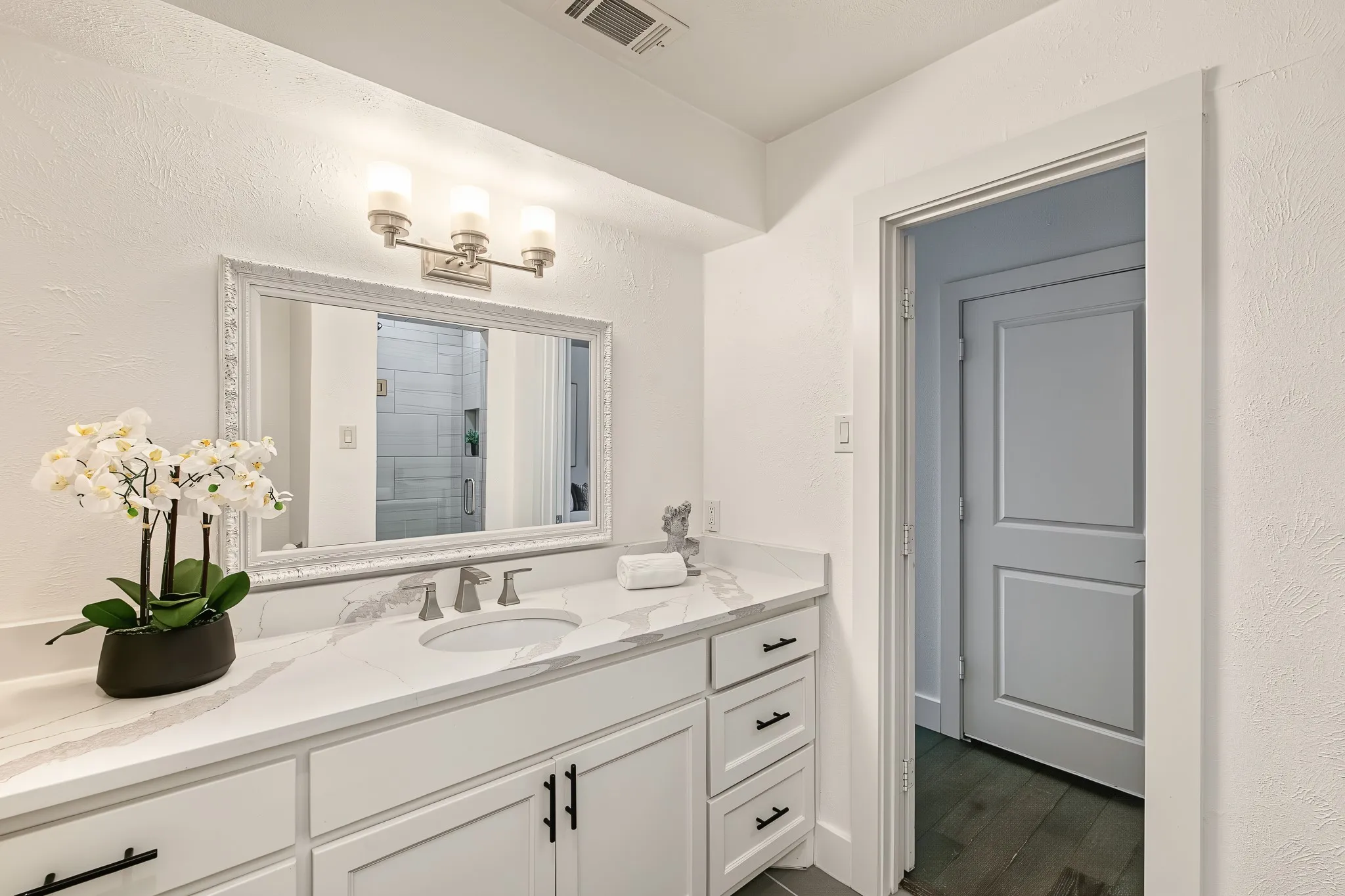Single Family Residence For Sale in Dallas County , 9123 Windcrest Drive, Dallas, Texas 75243, 3 Bedroom, 3 Bathroom, 2 Garage spaces, 2,804 Sqft, built in 1974, mls#21361444, Real Estate Agent in Dallas, Homes For Sale in Dallas county, Homes For Sale in Dallas, Realtor in Dallas Texas, Real Estate Brokerage Independent Realty Texas, Luminita Cordes Realtor