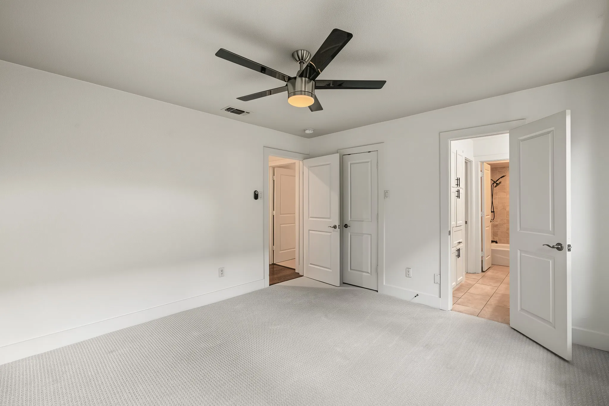 Single Family Residence For Sale in Dallas County , 9123 Windcrest Drive, Dallas, Texas 75243, 3 Bedroom, 3 Bathroom, 2 Garage spaces, 2,804 Sqft, built in 1974, mls#21361444, Real Estate Agent in Dallas, Homes For Sale in Dallas county, Homes For Sale in Dallas, Realtor in Dallas Texas, Real Estate Brokerage Independent Realty Texas, Luminita Cordes Realtor