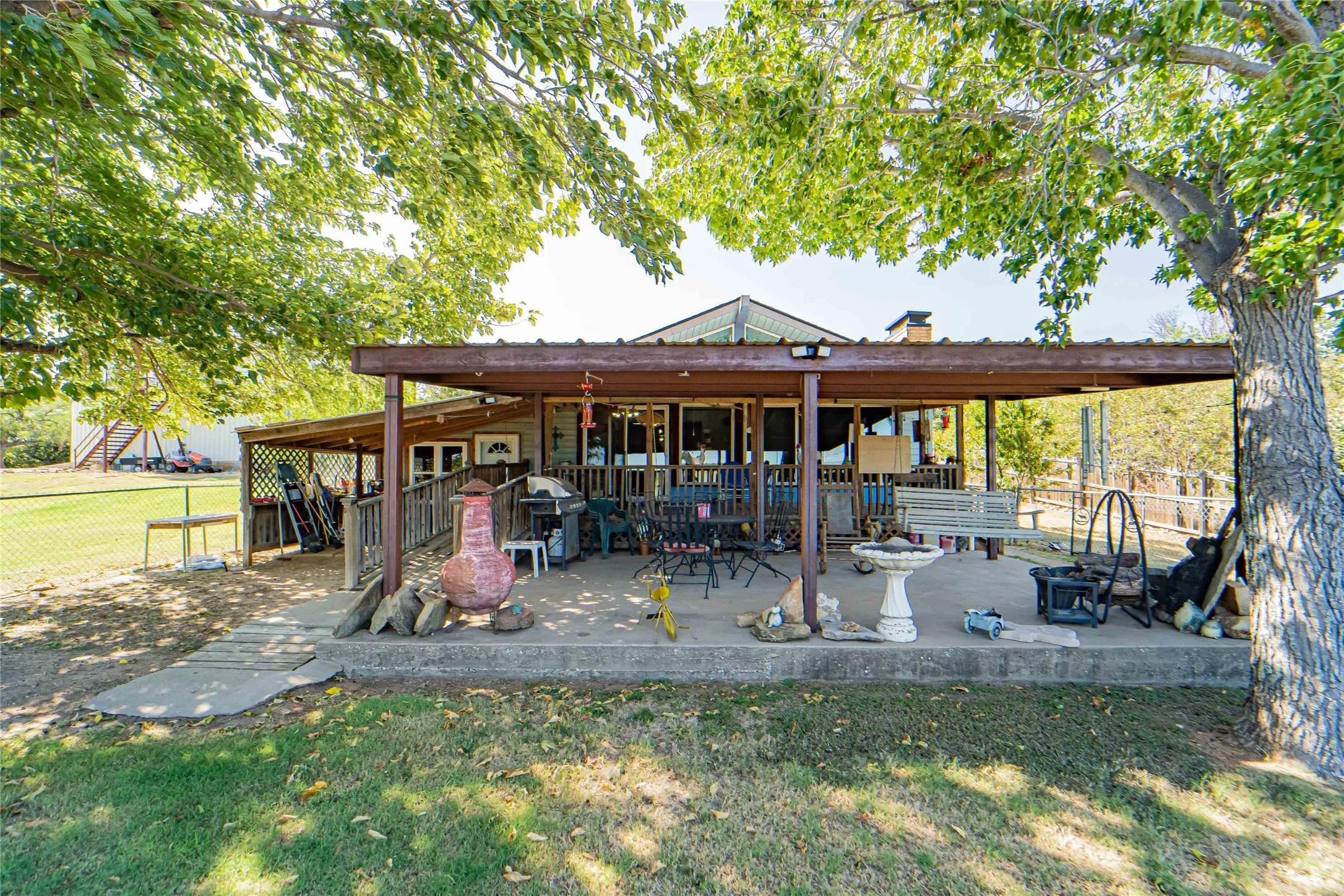 Single Family Residence For Sale in Stephens County , 355 & 356 County Road 221, Breckenridge, Texas 76424, 4 Bedroom, 2 Bathroom, 4 Garage spaces, 1,750 Sqft, built in 1968, Price $479,900, mls#21361723, Real Estate Agent in Breckenridge, Homes For Sale in Stephens county, Homes For Sale in Breckenridge, Realtor in Breckenridge Texas, Real Estate Brokerage Independent Realty Texas, Luminita Cordes Realtor
