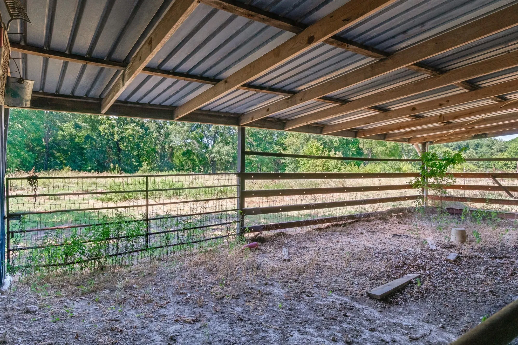Single Family Residence For Sale in Van Zandt County , 1185 Vz County Road 3822, Wills Point, Texas 75169, 3 Bedroom, 2 Bathroom, Garage spaces, 1,680 Sqft, built in 1979, mls#21362089, Real Estate Agent in Wills Point, Homes For Sale in Van Zandt county, Homes For Sale in Wills Point, Realtor in Wills Point Texas, Real Estate Brokerage Independent Realty Texas, Luminita Cordes Realtor