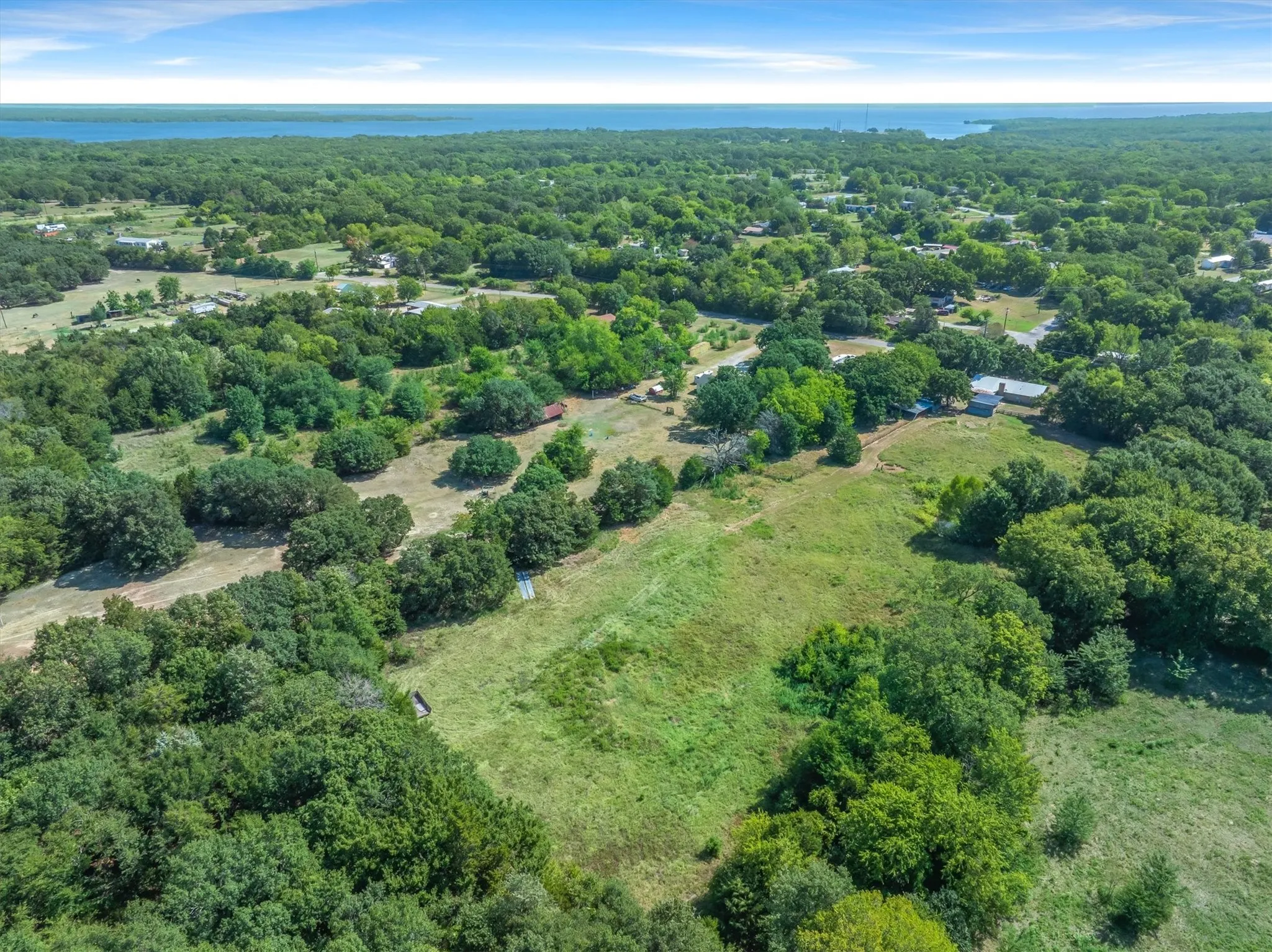 Single Family Residence For Sale in Van Zandt County , 1185 Vz County Road 3822, Wills Point, Texas 75169, 3 Bedroom, 2 Bathroom, Garage spaces, 1,680 Sqft, built in 1979, mls#21362089, Real Estate Agent in Wills Point, Homes For Sale in Van Zandt county, Homes For Sale in Wills Point, Realtor in Wills Point Texas, Real Estate Brokerage Independent Realty Texas, Luminita Cordes Realtor