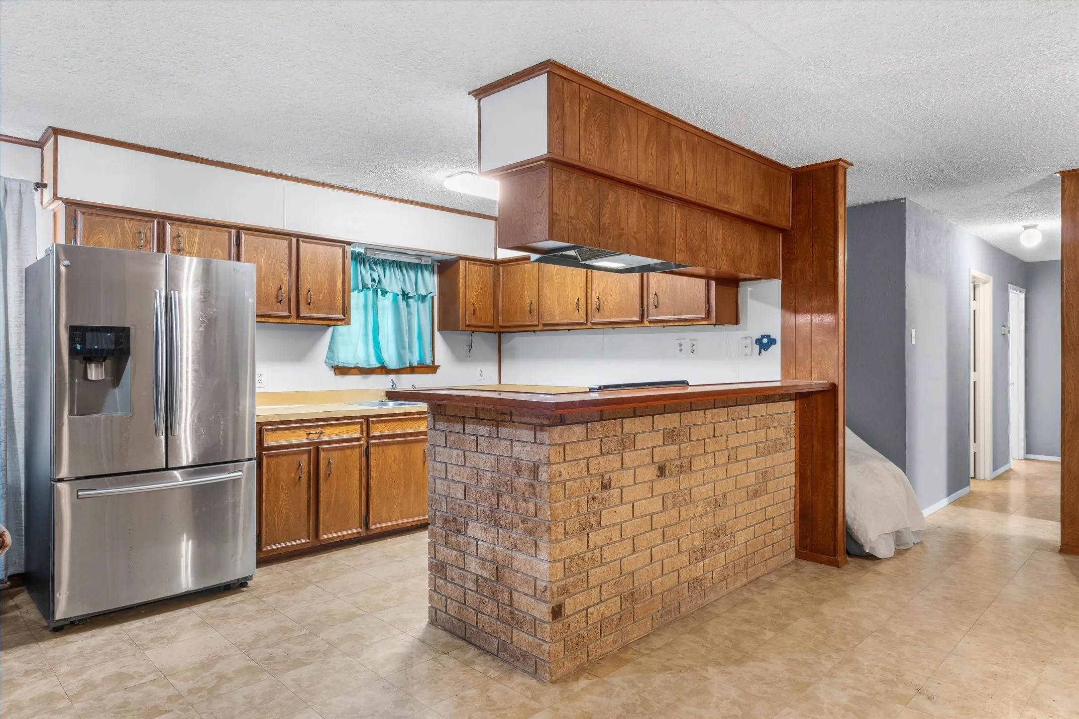 Single Family Residence For Sale in Van Zandt County , 1185 Vz County Road 3822, Wills Point, Texas 75169, 3 Bedroom, 2 Bathroom, Garage spaces, 1,680 Sqft, built in 1979, mls#21362089, Real Estate Agent in Wills Point, Homes For Sale in Van Zandt county, Homes For Sale in Wills Point, Realtor in Wills Point Texas, Real Estate Brokerage Independent Realty Texas, Luminita Cordes Realtor
