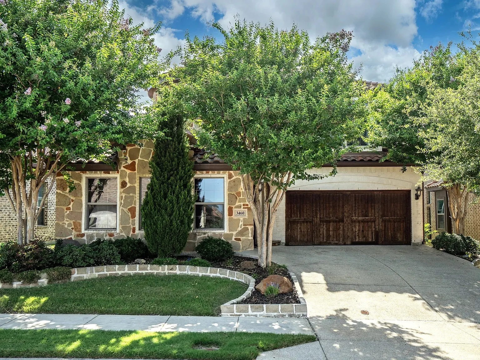Beautiful curb appeal!