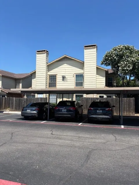 Condominium For Rent in Dallas County , 11311 Audelia Road 208, Dallas, Texas 75243, 2 Bedroom, 2 Bathroom, Garage spaces, 890 Sqft, built in 1981, Price $1,200, mls#21362116, Real Estate Agent in Dallas, Homes For Rent in Dallas county, Homes For Rent in Dallas, Realtor in Dallas Texas, Real Estate Brokerage Independent Realty Texas, Luminita Cordes Realtor