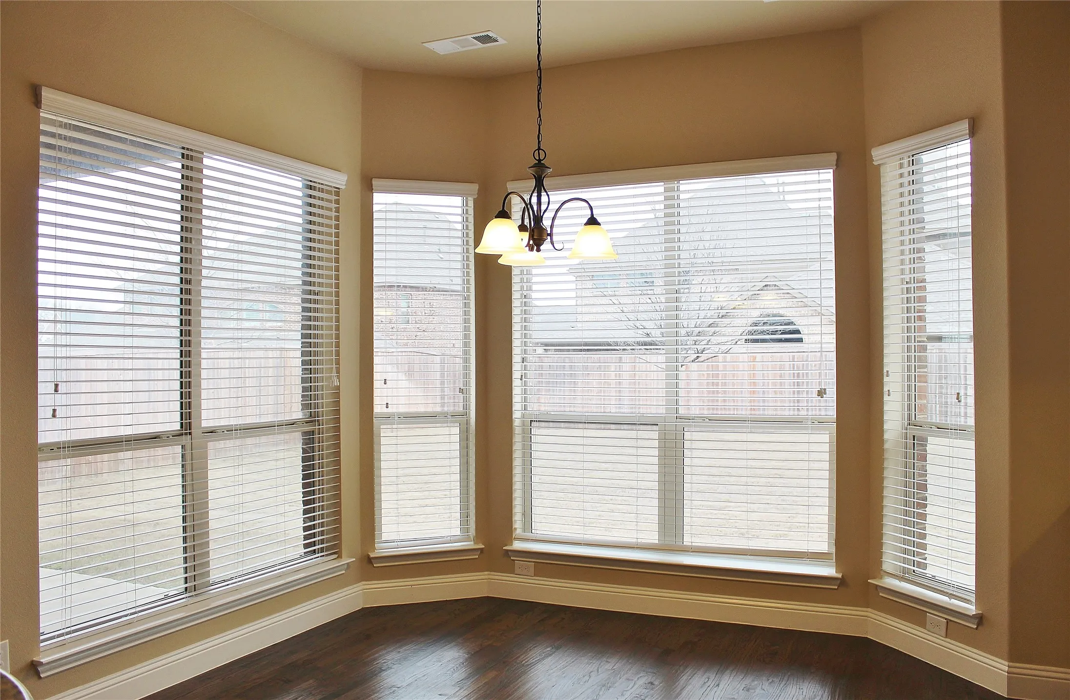 Single Family Residence For Rent in Collin County , 7316 Joshua Tree Trail, Mc Kinney, Texas 75070, 5 Bedroom, 6 Bathroom, 3 Garage spaces, 4,391 Sqft, built in 2013, mls#21362121, Real Estate Agent in Mc Kinney, Homes For Rent in Collin county, Homes For Rent in Mc Kinney, Realtor in Mc Kinney Texas, Real Estate Brokerage Independent Realty Texas, Luminita Cordes Realtor