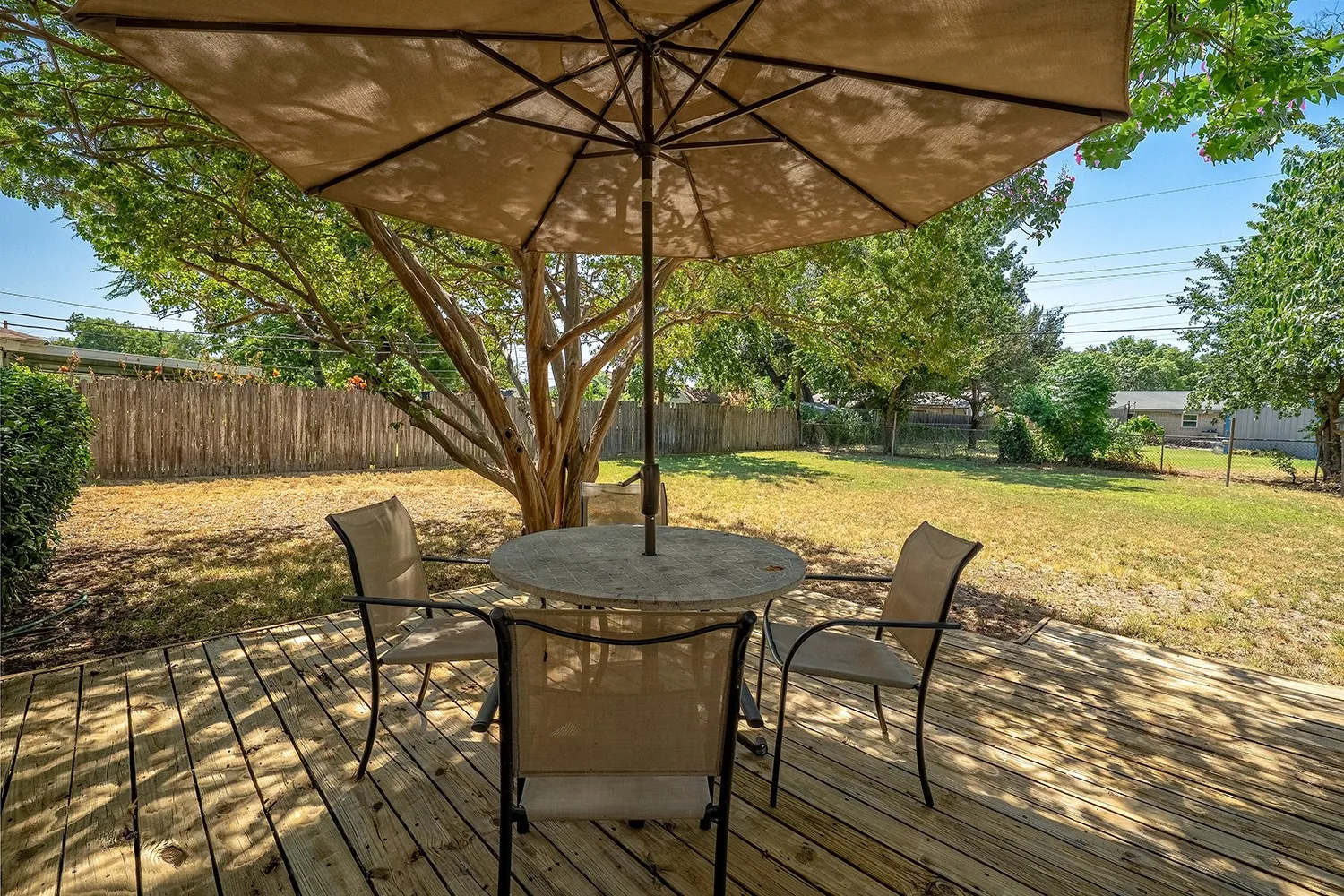 Single Family Residence For Sale in Tarrant County , 773 Betty Lane, Hurst, Texas 76053, 3 Bedroom, 1 Bathroom, Garage spaces, 1,140 Sqft, built in 1959, mls#21361744, Real Estate Agent in Hurst, Homes For Sale in Tarrant county, Homes For Sale in Hurst, Realtor in Hurst Texas, Real Estate Brokerage Independent Realty Texas, Luminita Cordes Realtor