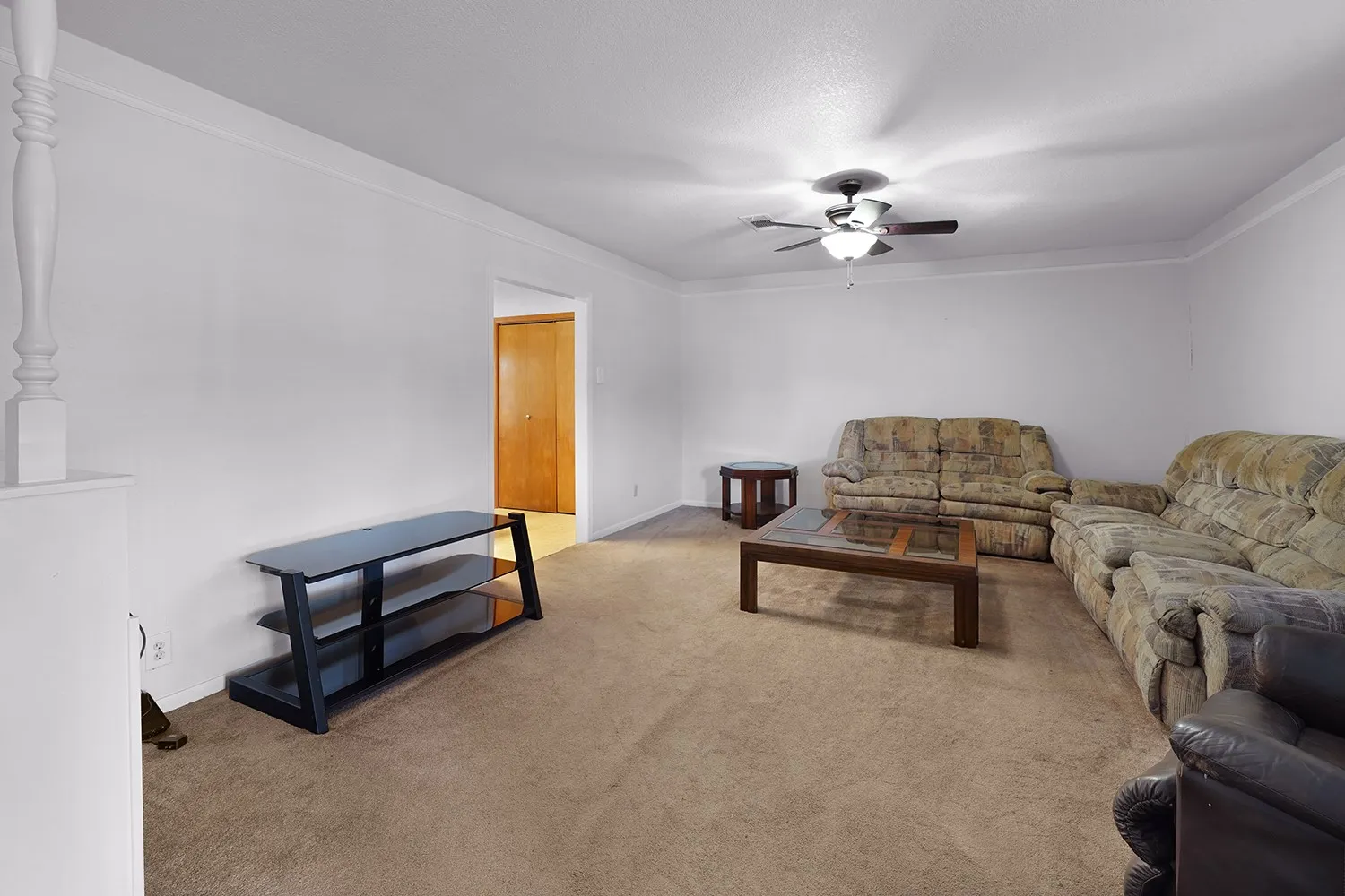 Single Family Residence For Sale in Tarrant County , 773 Betty Lane, Hurst, Texas 76053, 3 Bedroom, 1 Bathroom, Garage spaces, 1,140 Sqft, built in 1959, mls#21361744, Real Estate Agent in Hurst, Homes For Sale in Tarrant county, Homes For Sale in Hurst, Realtor in Hurst Texas, Real Estate Brokerage Independent Realty Texas, Luminita Cordes Realtor