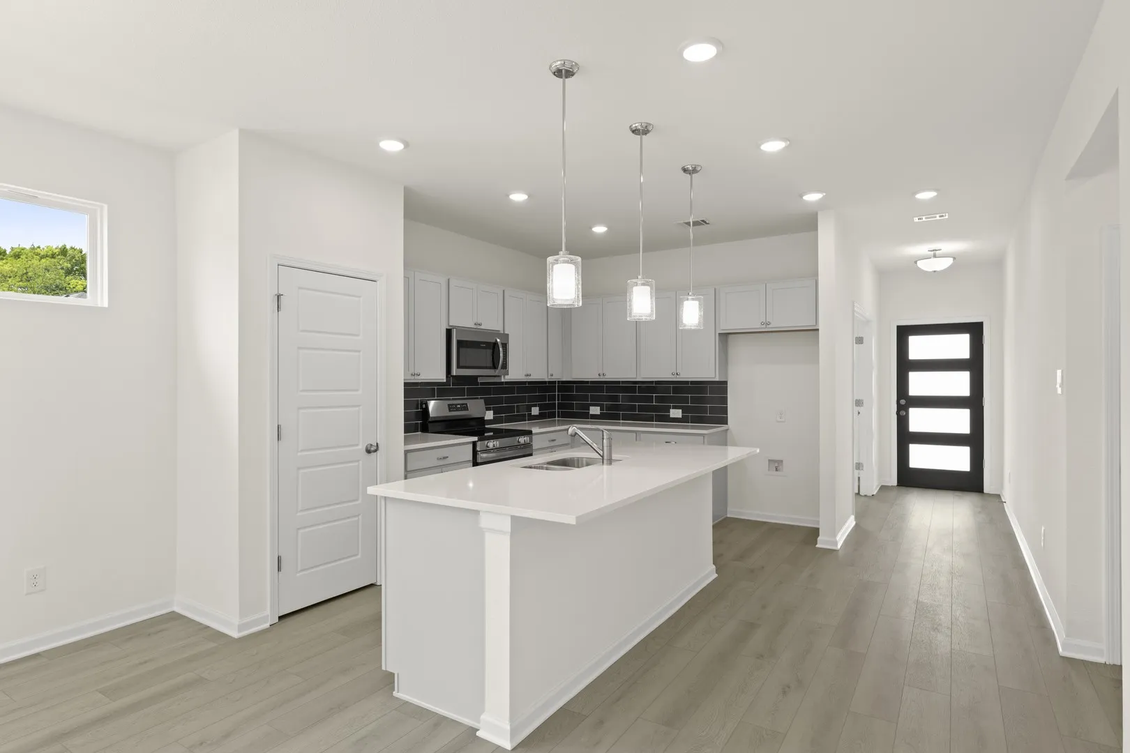 5_06. 1241 Anderson - Kitchen (2)