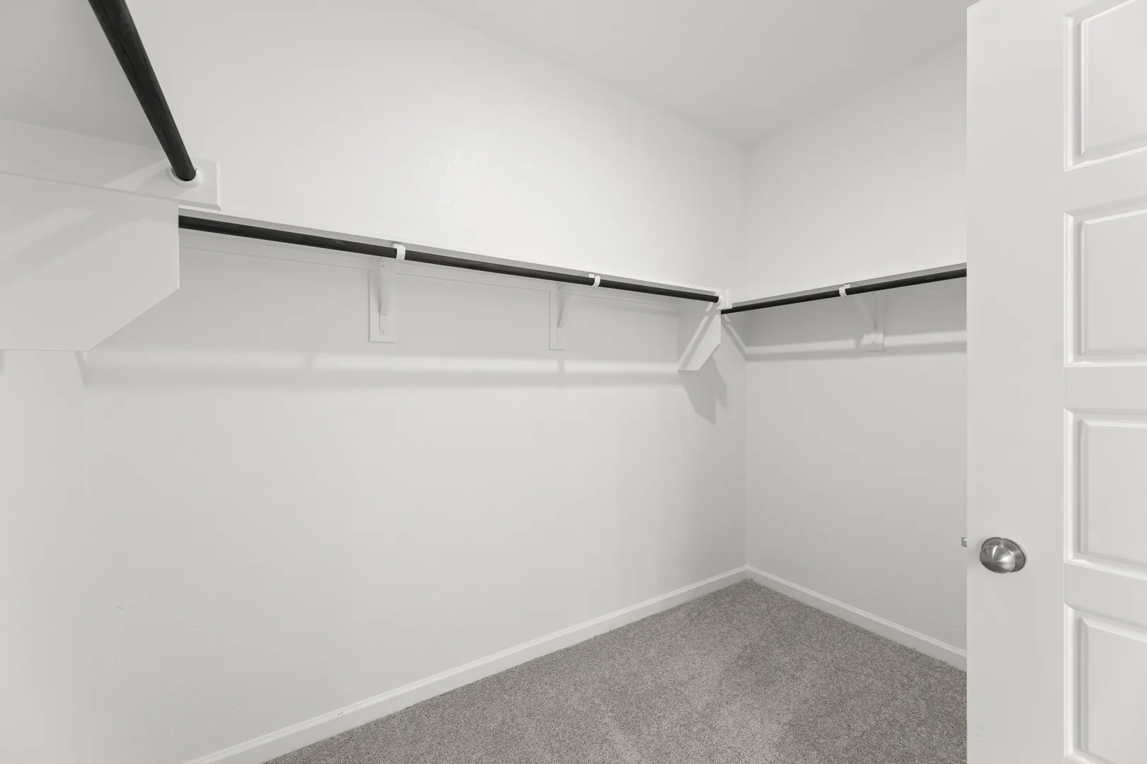 23_24. 1241 Anderson - Closet