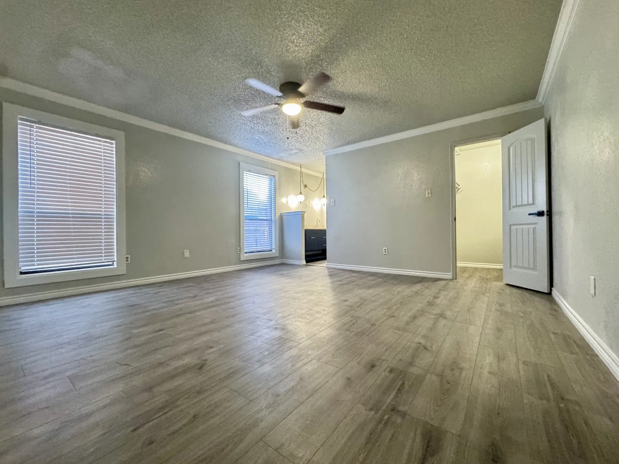 Single Family Residence For Sale in Tarrant County , 1020 Judy Lynn Drive, Arlington, Texas 76014, 4 Bedroom, 2 Bathroom, Garage spaces, 1,869 Sqft, built in 1978, mls#21362126, Real Estate Agent in Arlington, Homes For Sale in Tarrant county, Homes For Sale in Arlington, Realtor in Arlington Texas, Real Estate Brokerage Independent Realty Texas, Luminita Cordes Realtor
