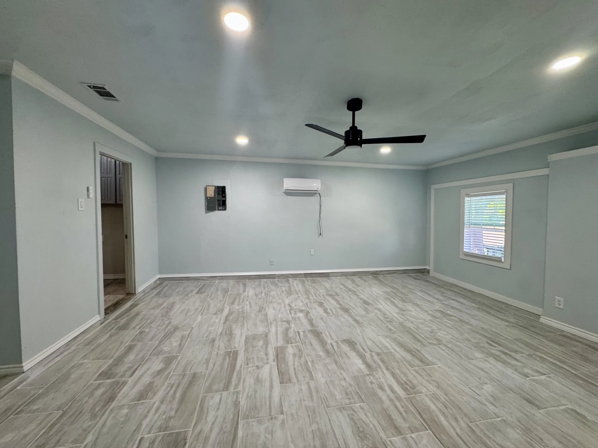 Single Family Residence For Sale in Tarrant County , 1020 Judy Lynn Drive, Arlington, Texas 76014, 4 Bedroom, 2 Bathroom, Garage spaces, 1,869 Sqft, built in 1978, mls#21362126, Real Estate Agent in Arlington, Homes For Sale in Tarrant county, Homes For Sale in Arlington, Realtor in Arlington Texas, Real Estate Brokerage Independent Realty Texas, Luminita Cordes Realtor