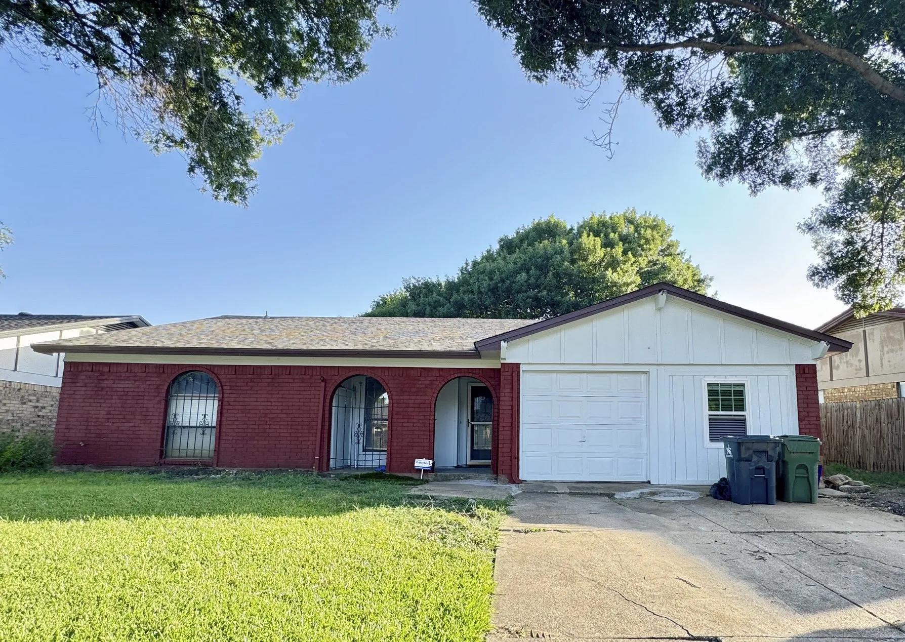 Single Family Residence For Sale in Tarrant County , 1020 Judy Lynn Drive, Arlington, Texas 76014, 4 Bedroom, 2 Bathroom, Garage spaces, 1,869 Sqft, built in 1978, mls#21362126, Real Estate Agent in Arlington, Homes For Sale in Tarrant county, Homes For Sale in Arlington, Realtor in Arlington Texas, Real Estate Brokerage Independent Realty Texas, Luminita Cordes Realtor